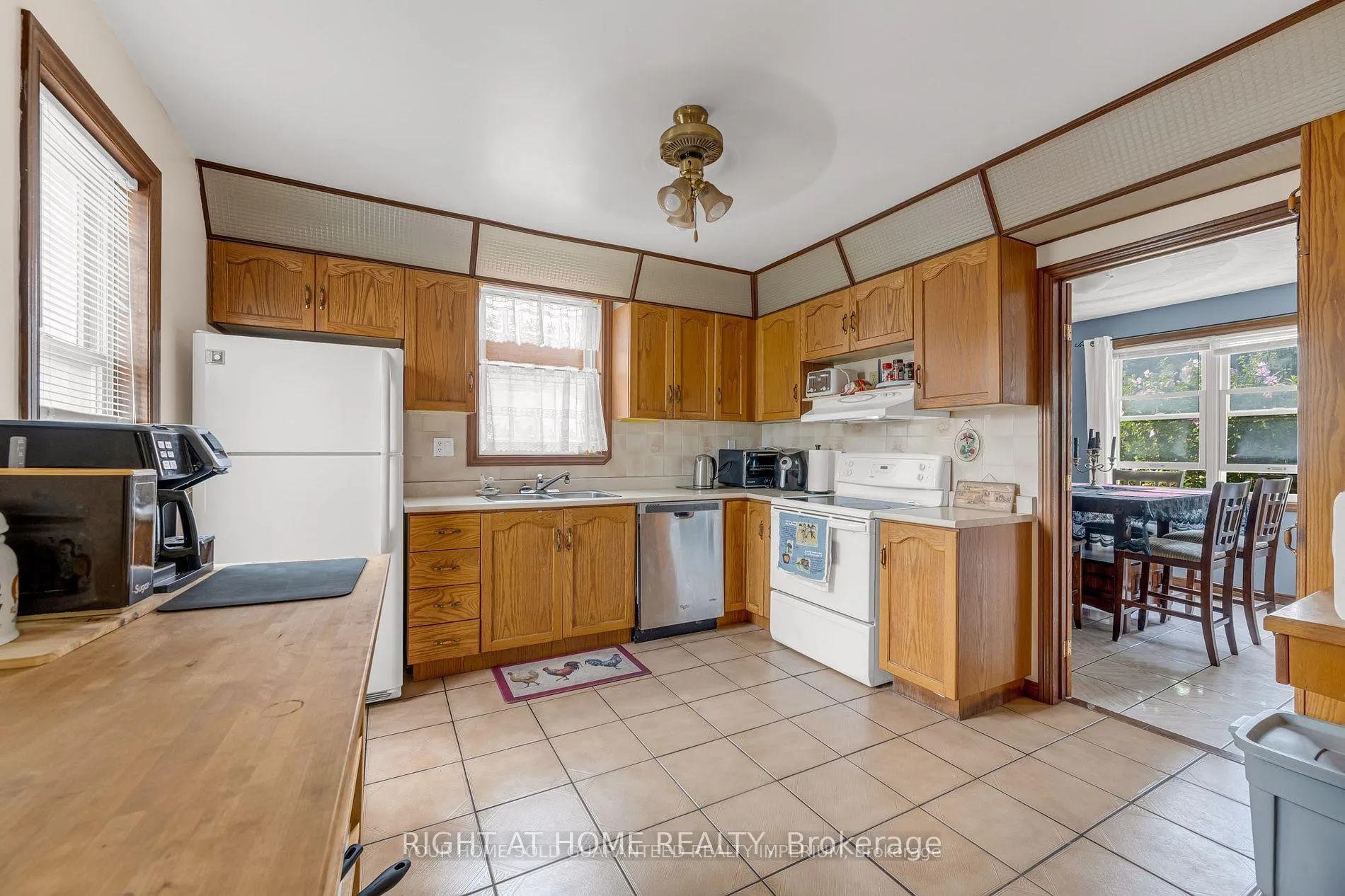 Photo 5 of 333 Limeridge Road E, Hamilton, Bruleville — HOMEH