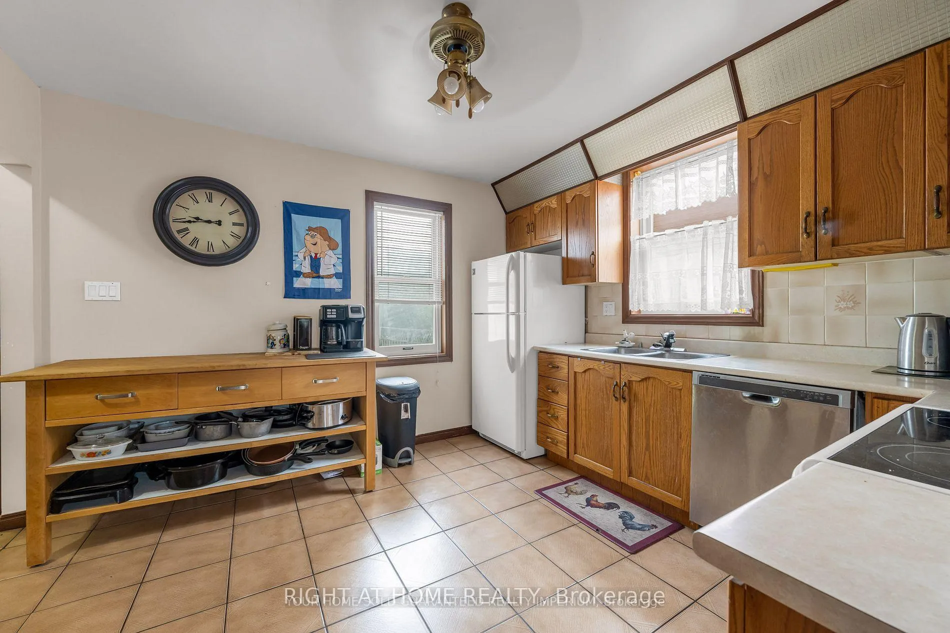 Photo 6 of 333 Limeridge Road E, Hamilton, Bruleville — HOMEH