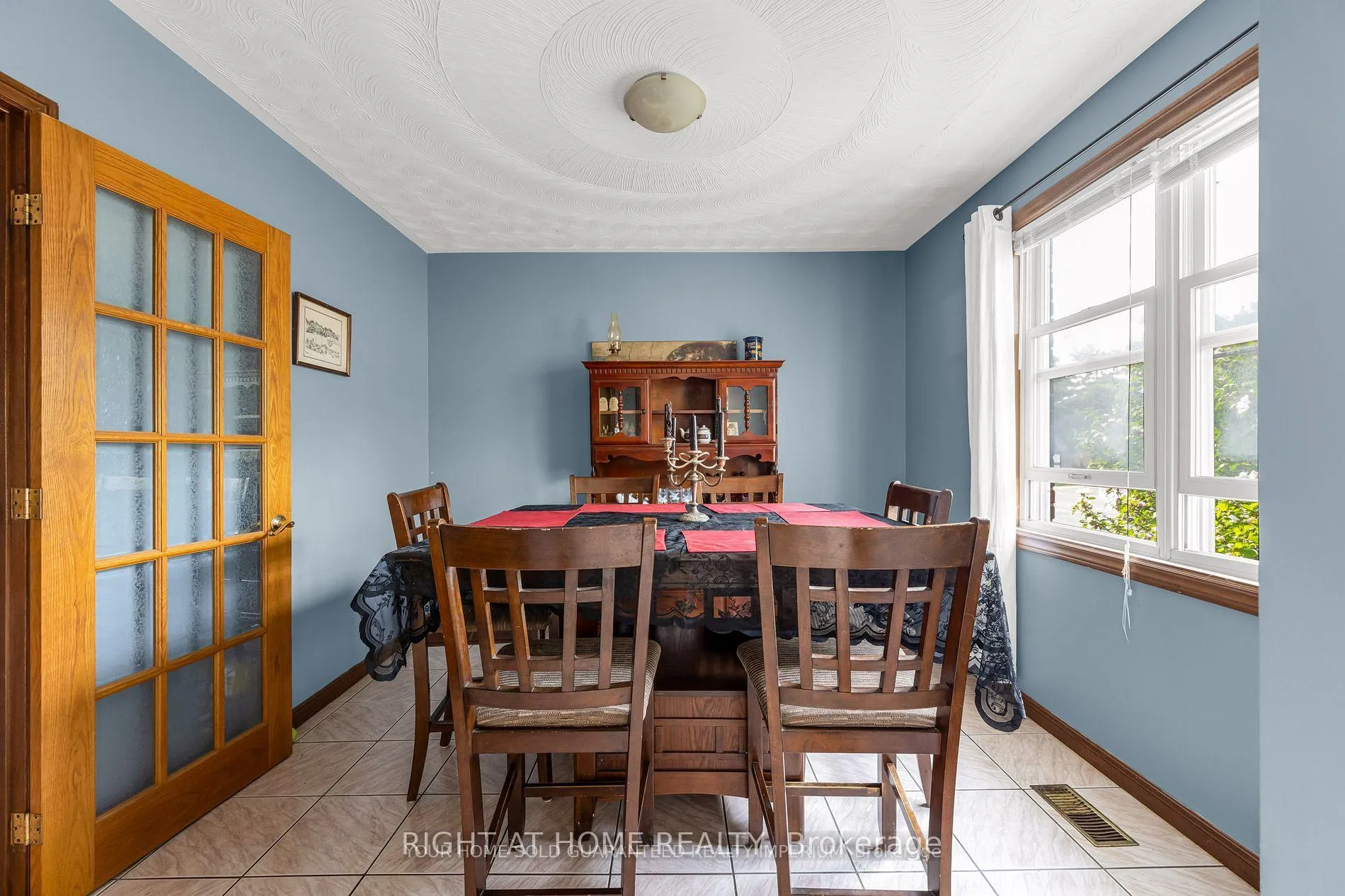 Photo 8 of 333 Limeridge Road E, Hamilton, Bruleville — HOMEH