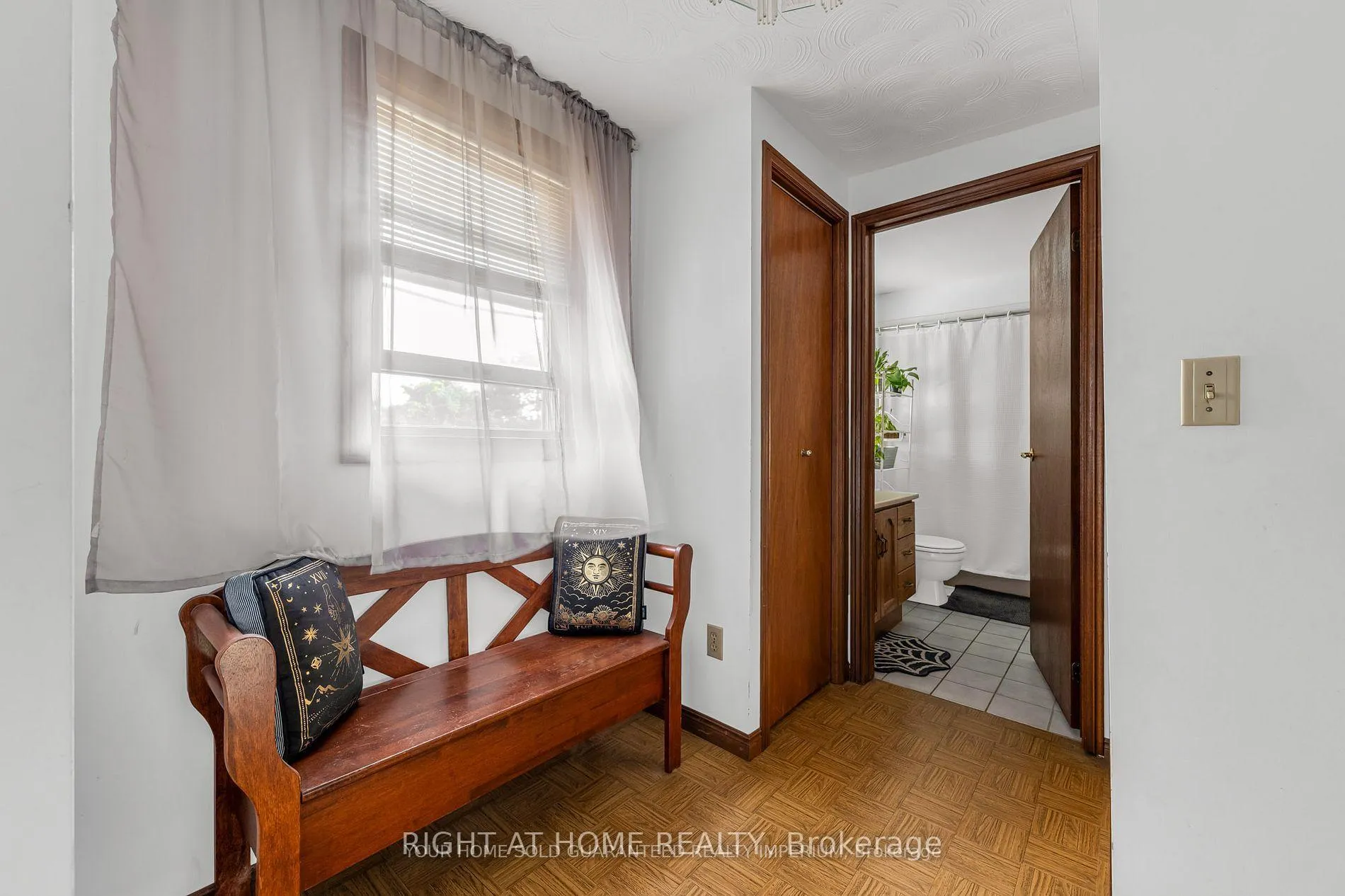 Photo 11 of 333 Limeridge Road E, Hamilton, Bruleville — HOMEH