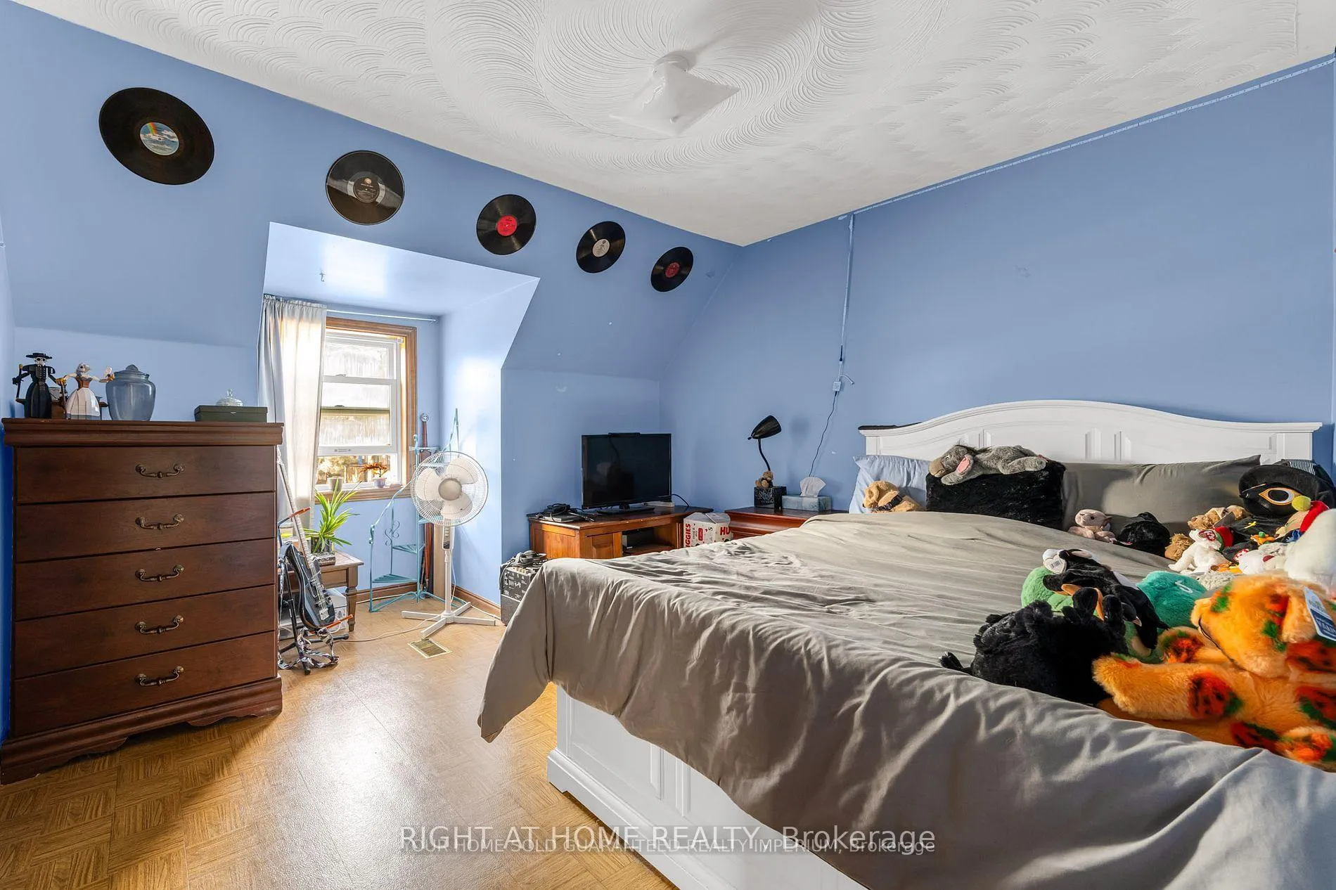 Photo 13 of 333 Limeridge Road E, Hamilton, Bruleville — HOMEH