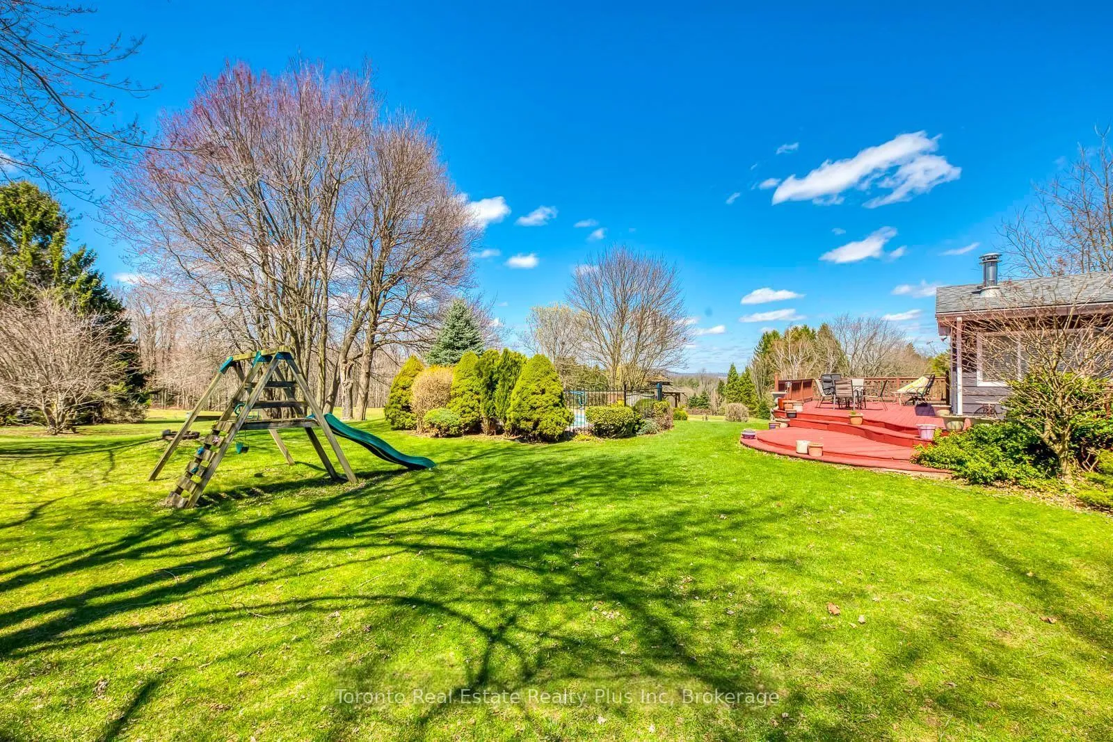 Photo 4 of 1215 Britannia Road, Burlington, Rural Burlington — HOMEH