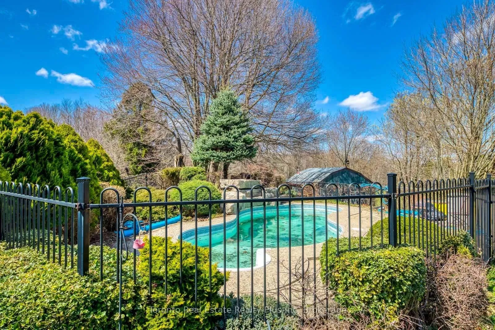 Photo 9 of 1215 Britannia Road, Burlington, Rural Burlington — HOMEH