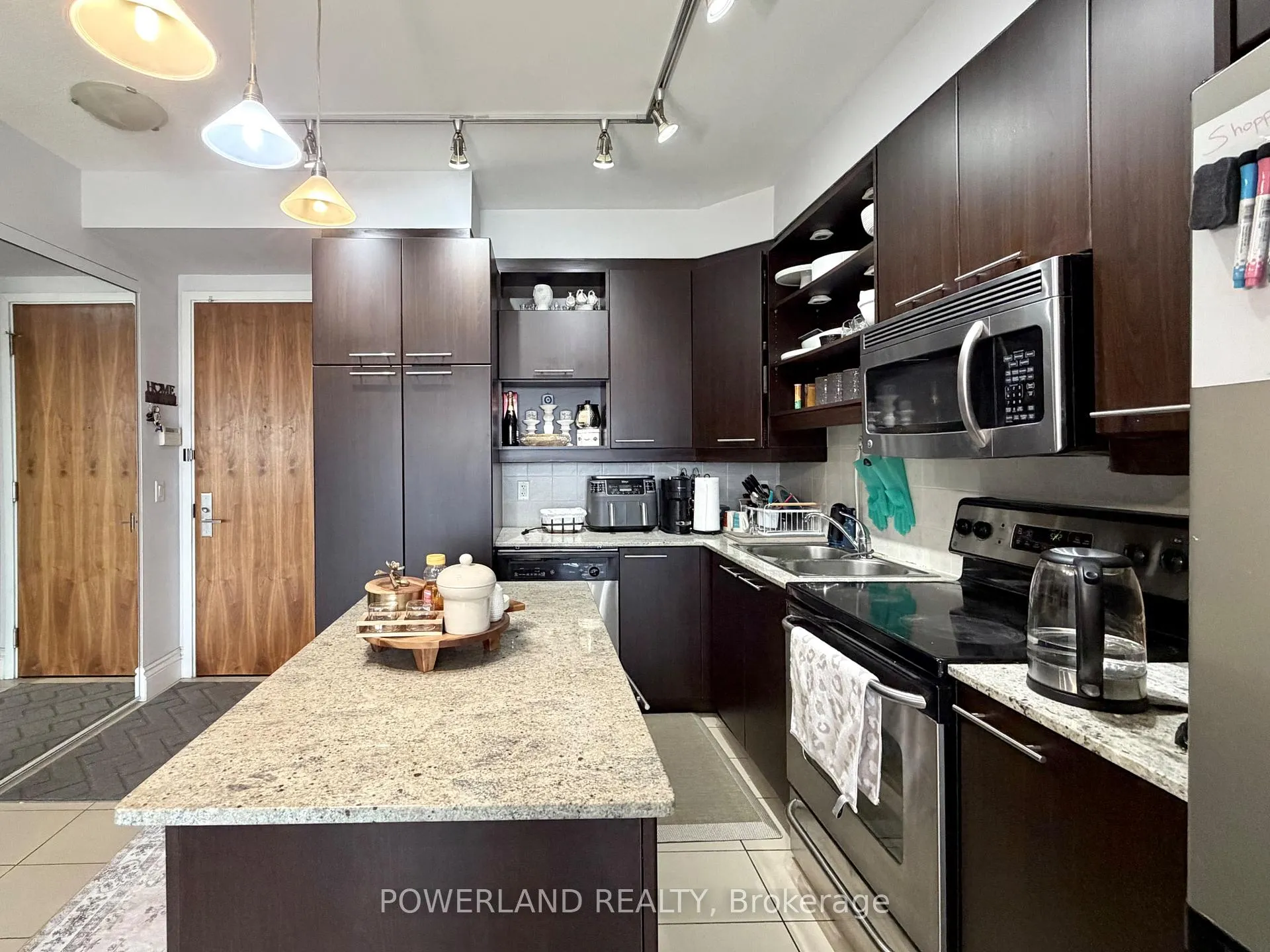 Photo 4 of Unit LPH10, 37 Galleria Parkway, Markham, Commerce Valley — HOMEH