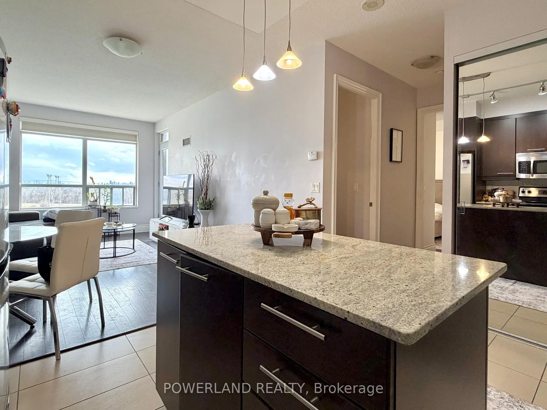 Photo 5 of Unit LPH10, 37 Galleria Parkway, Markham, Commerce Valley — HOMEH