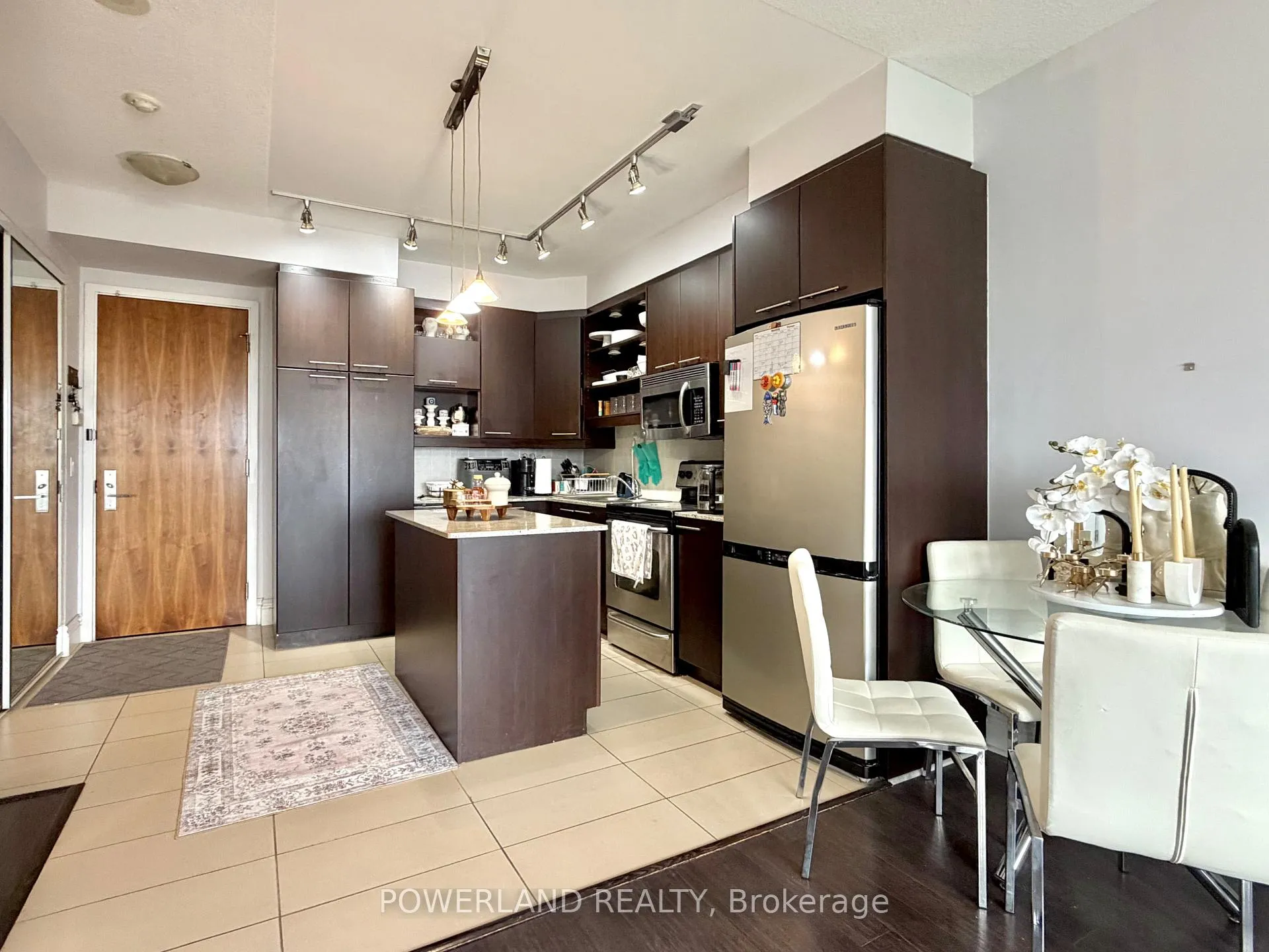 Photo 6 of Unit LPH10, 37 Galleria Parkway, Markham, Commerce Valley — HOMEH
