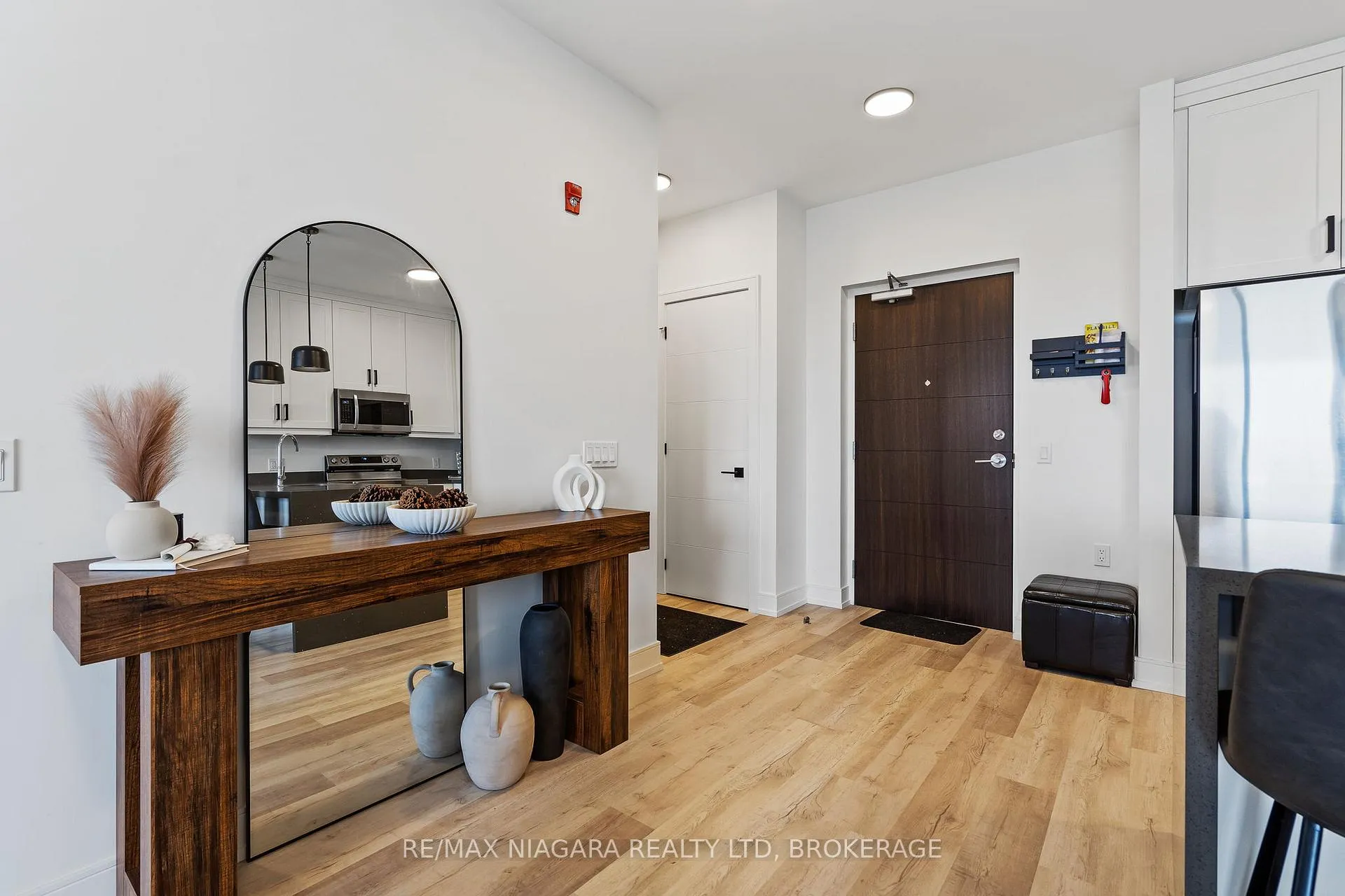 Photo 6 of Unit 202, 300B Fourth Avenue, St. Catharines, Ridley — HOMEH