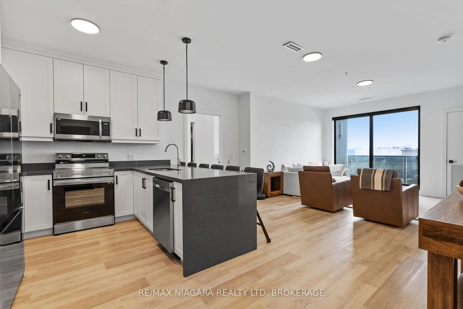 Photo 11 of Unit 202, 300B Fourth Avenue, St. Catharines, Ridley — HOMEH