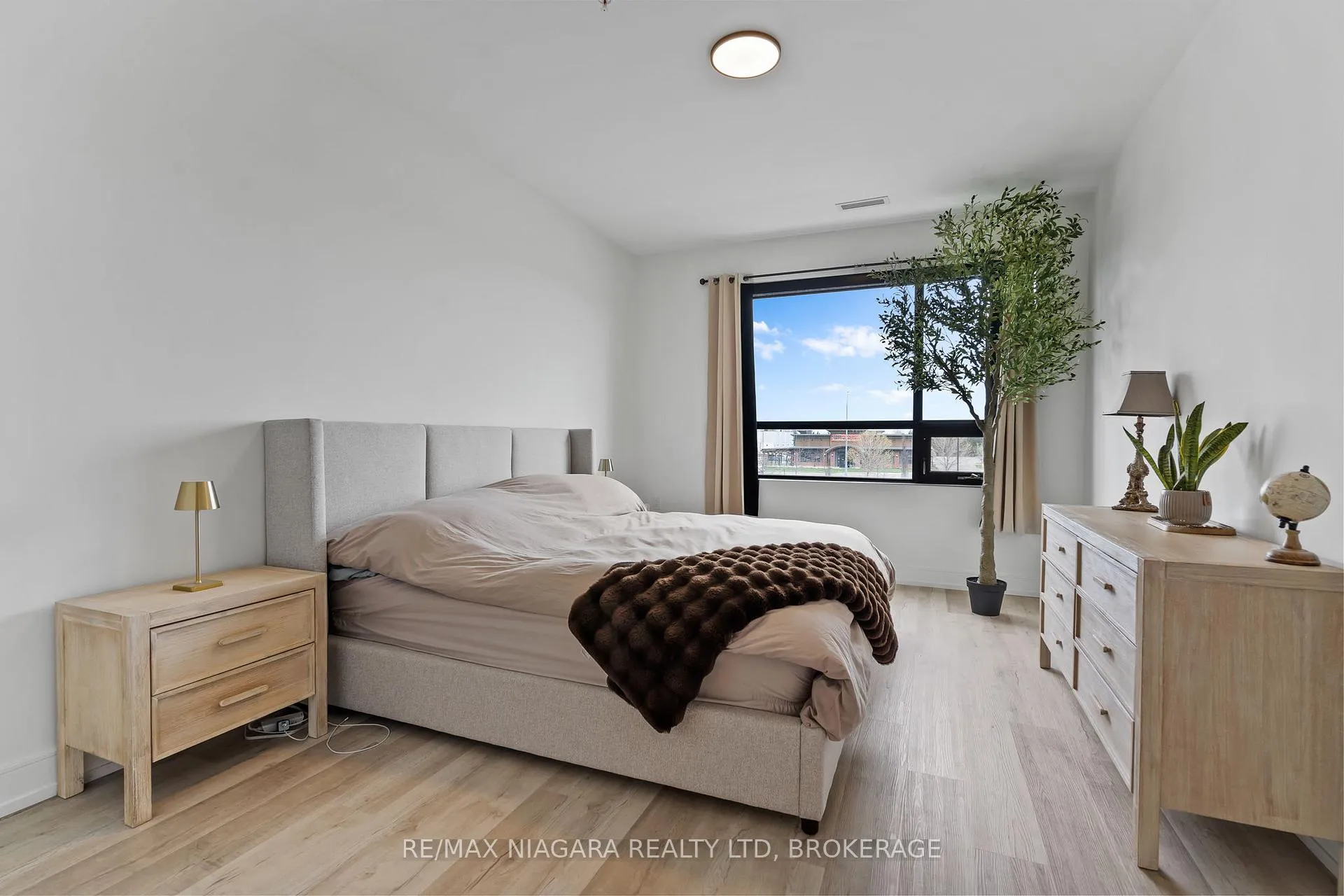 Photo 14 of Unit 202, 300B Fourth Avenue, St. Catharines, Ridley — HOMEH