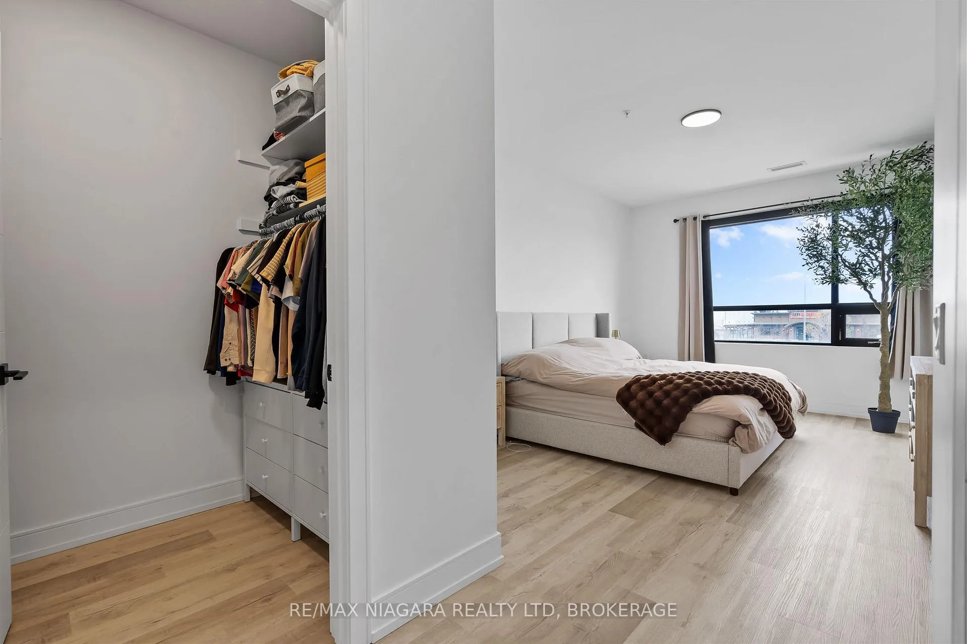 Photo 15 of Unit 202, 300B Fourth Avenue, St. Catharines, Ridley — HOMEH