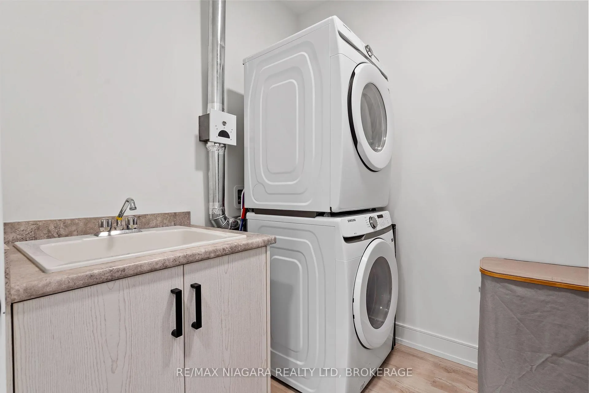 Photo 20 of Unit 202, 300B Fourth Avenue, St. Catharines, Ridley — HOMEH