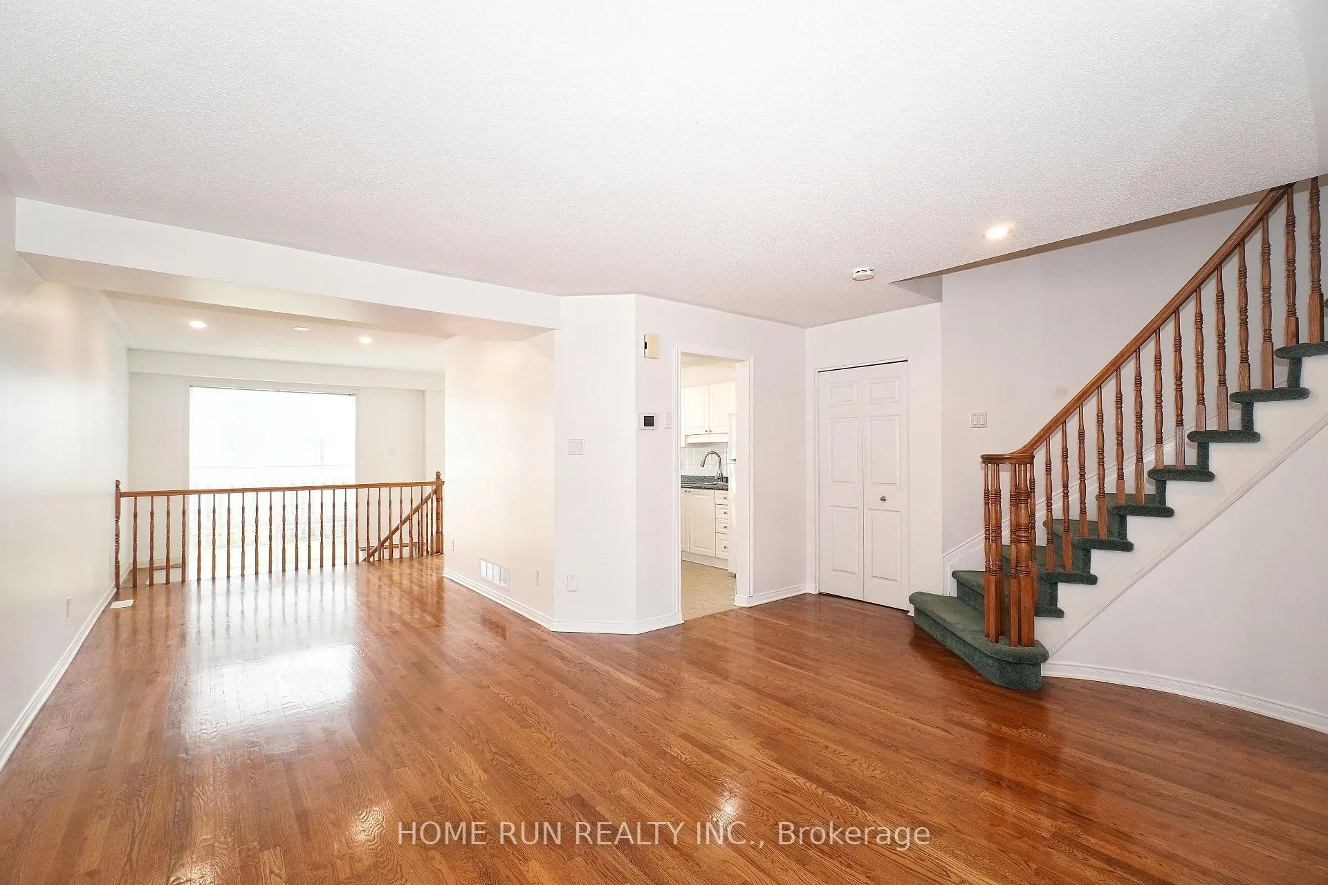 Photo 6 of 9 Angus Drive, Ottawa, Kanata - Katimavik — HOMEH