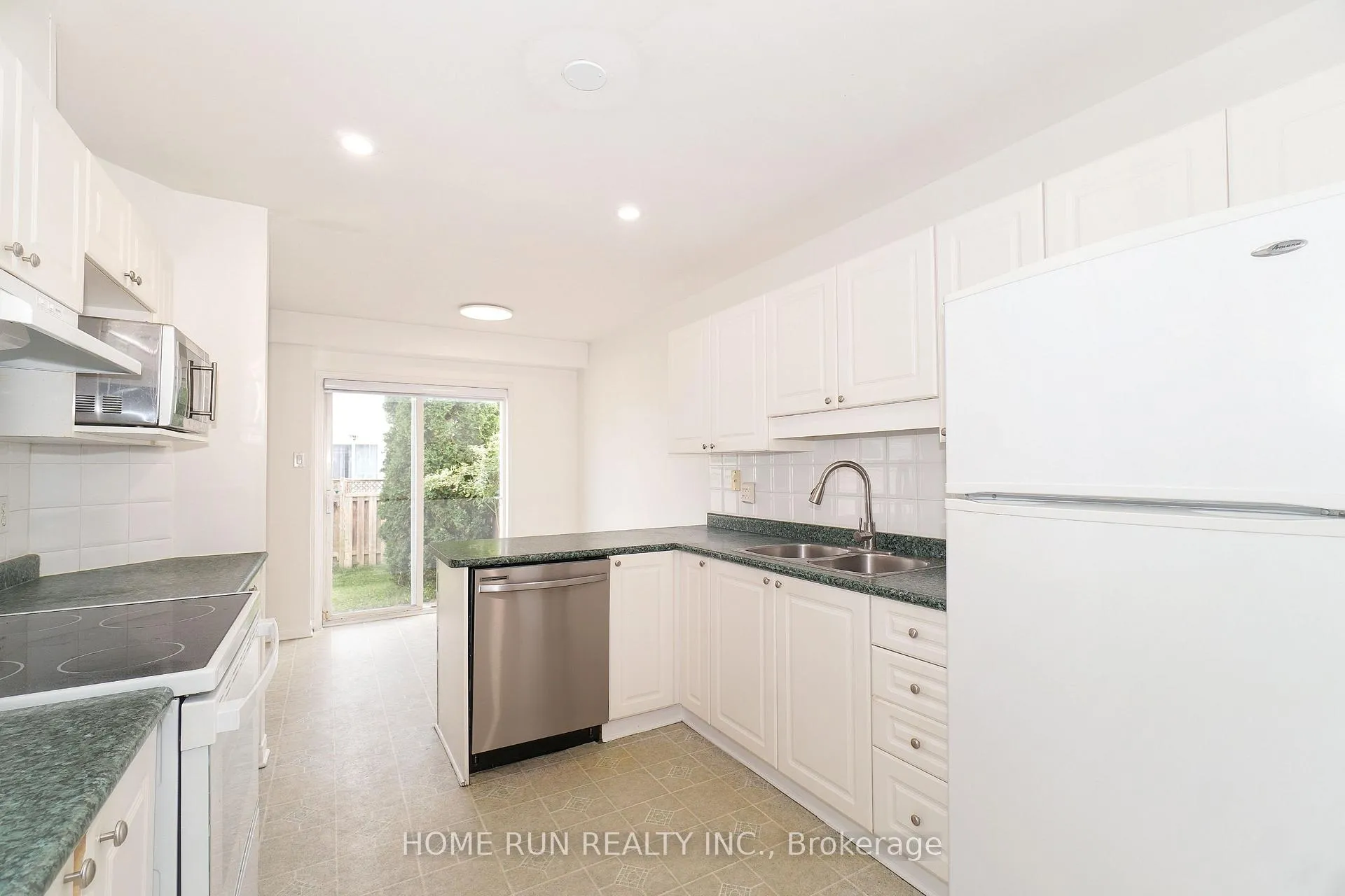 Photo 11 of 9 Angus Drive, Ottawa, Kanata - Katimavik — HOMEH