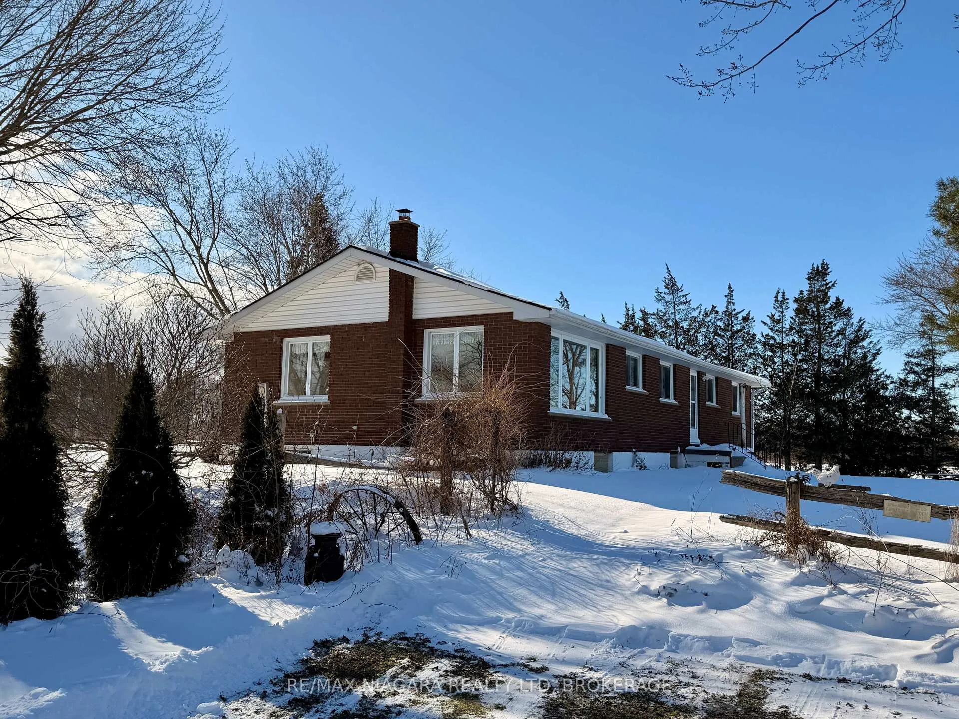 Photo 3 of 32626 Clarendon Street W, Wainfleet, Marshville/Winger — HOMEH