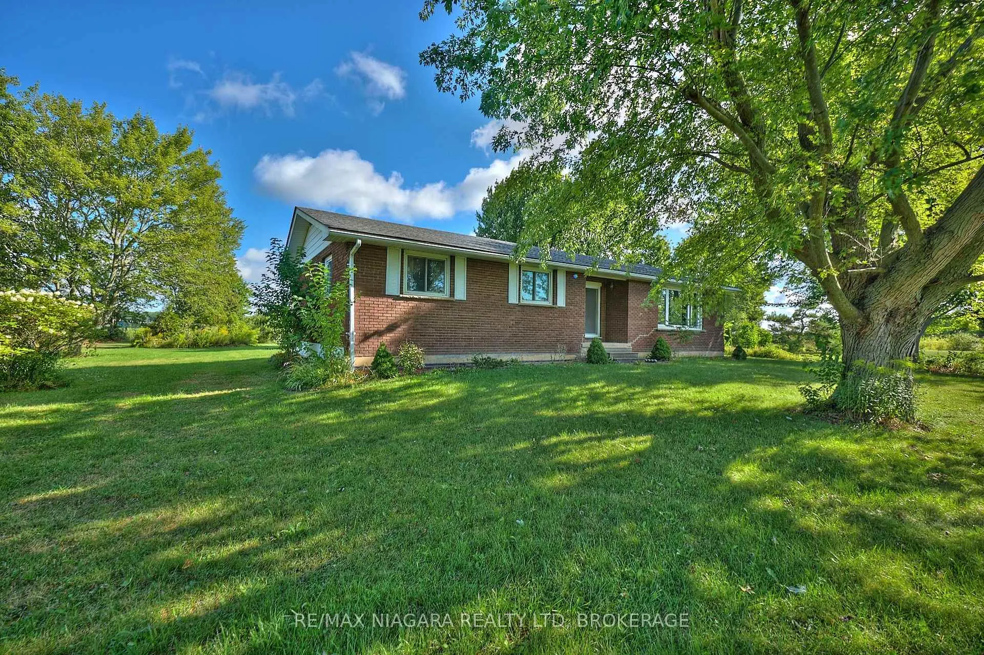 Photo 19 of 32626 Clarendon Street W, Wainfleet, Marshville/Winger — HOMEH