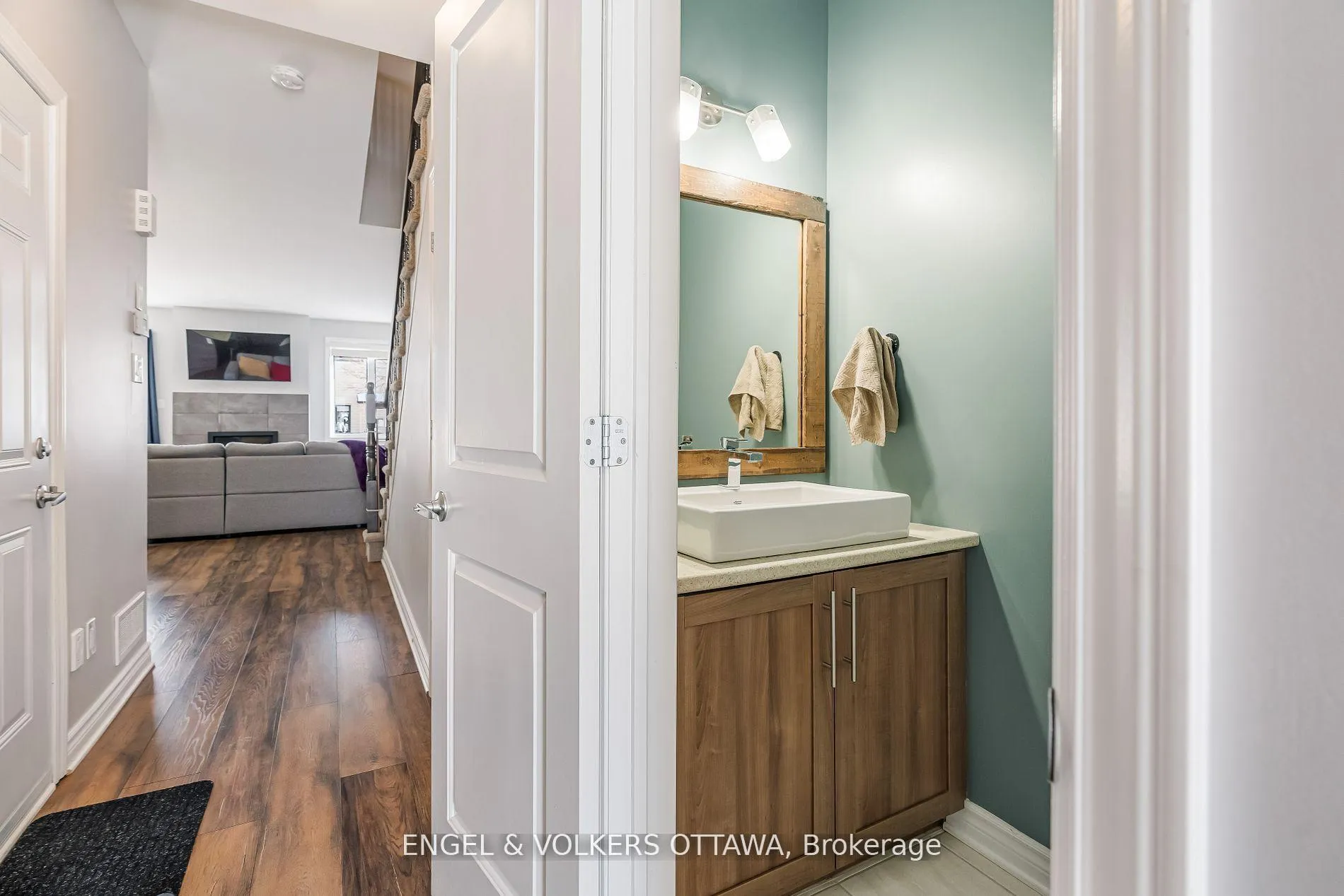 Photo 3 of 284 Munro Street, Carleton Place — HOMEH