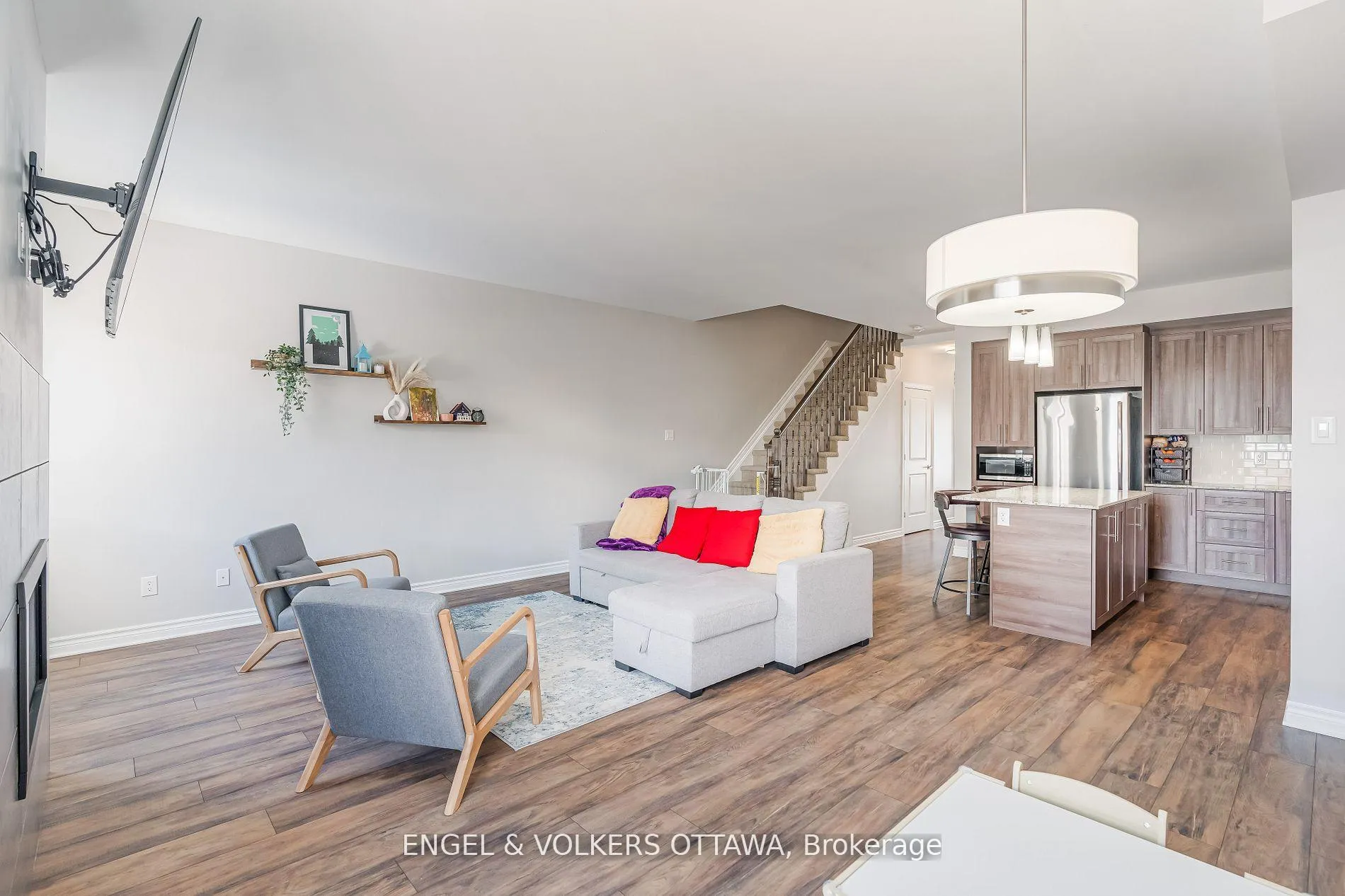 Photo 12 of 284 Munro Street, Carleton Place — HOMEH