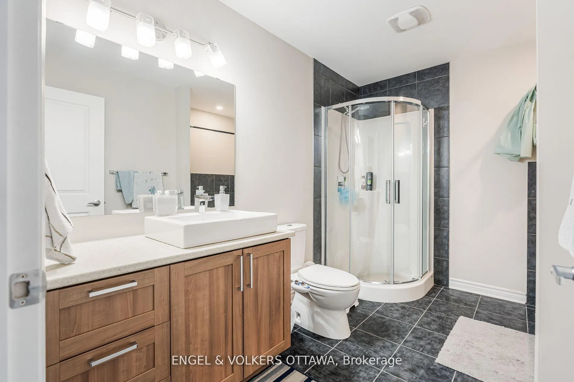 Photo 23 of 284 Munro Street, Carleton Place — HOMEH