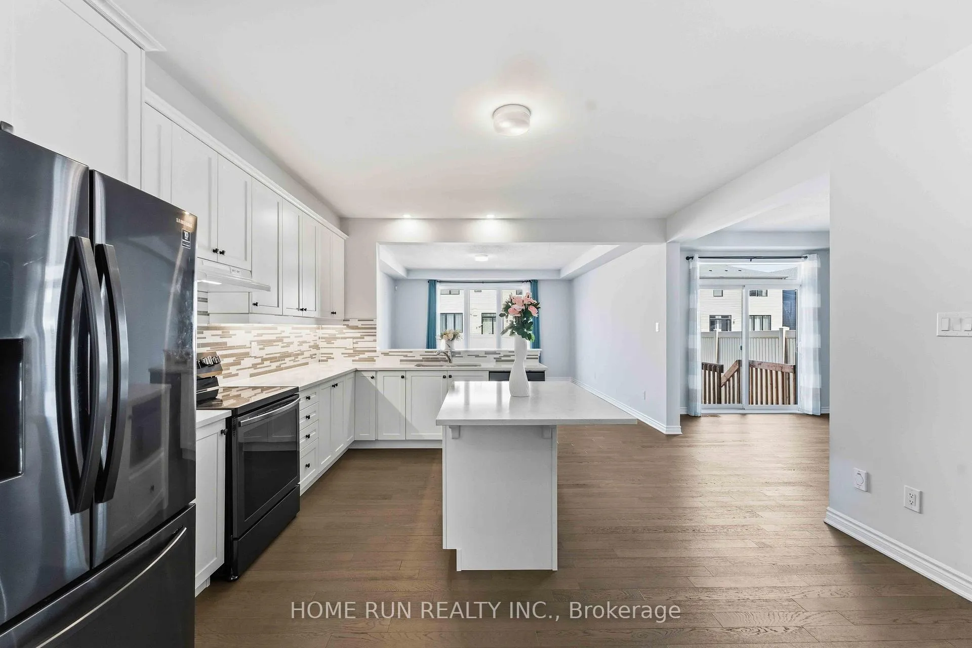 Photo 7 of 515 Arosa Way, Ottawa, Kanata - Emerald Meadows/Trailwest — HOMEH