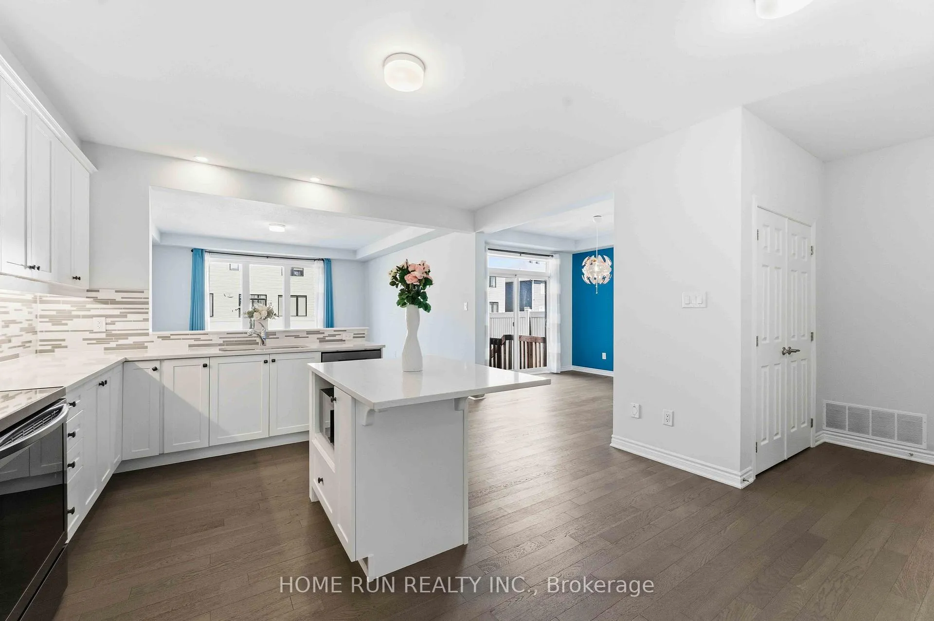 Photo 8 of 515 Arosa Way, Ottawa, Kanata - Emerald Meadows/Trailwest — HOMEH