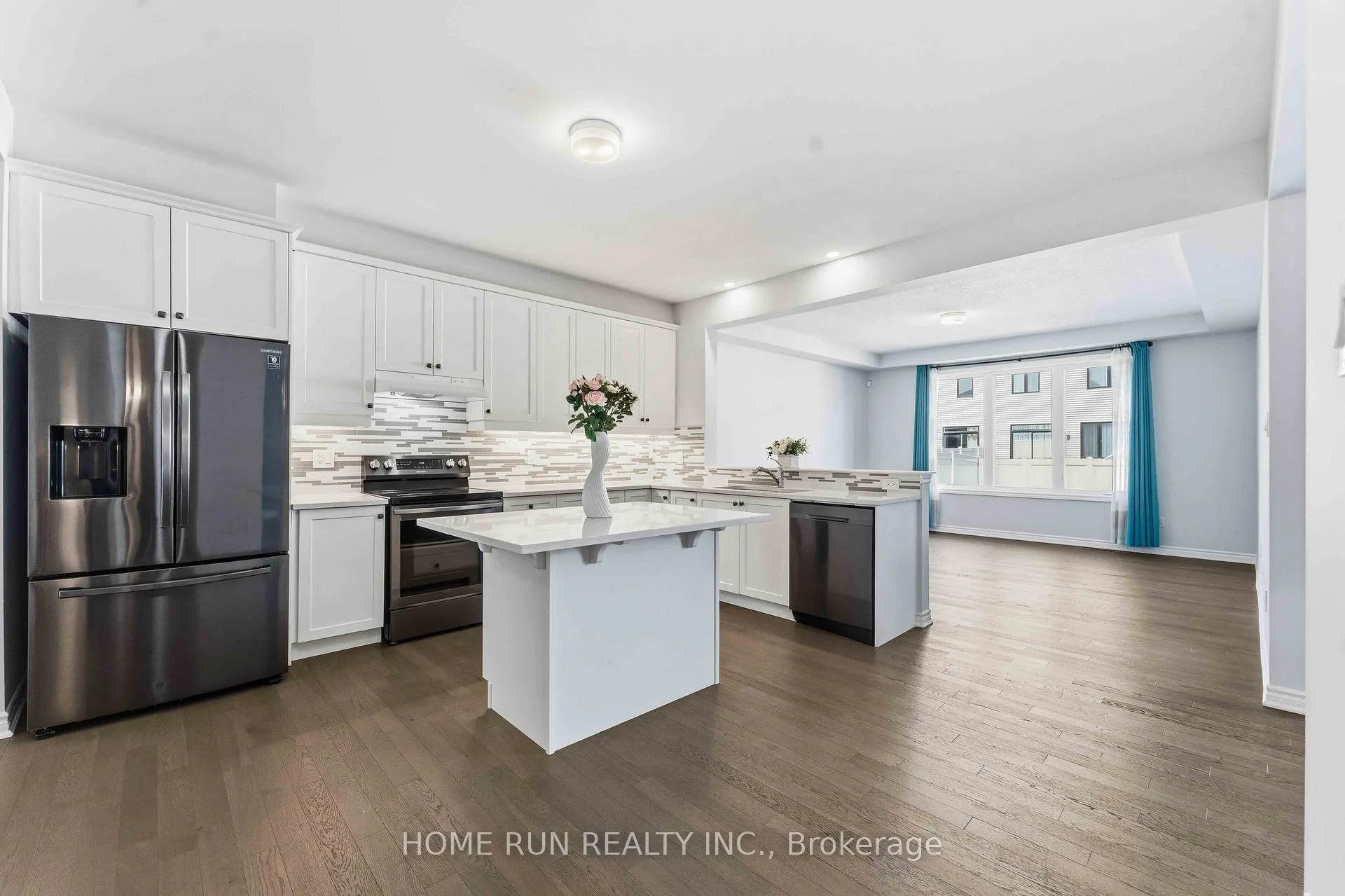 Photo 9 of 515 Arosa Way, Ottawa, Kanata - Emerald Meadows/Trailwest — HOMEH