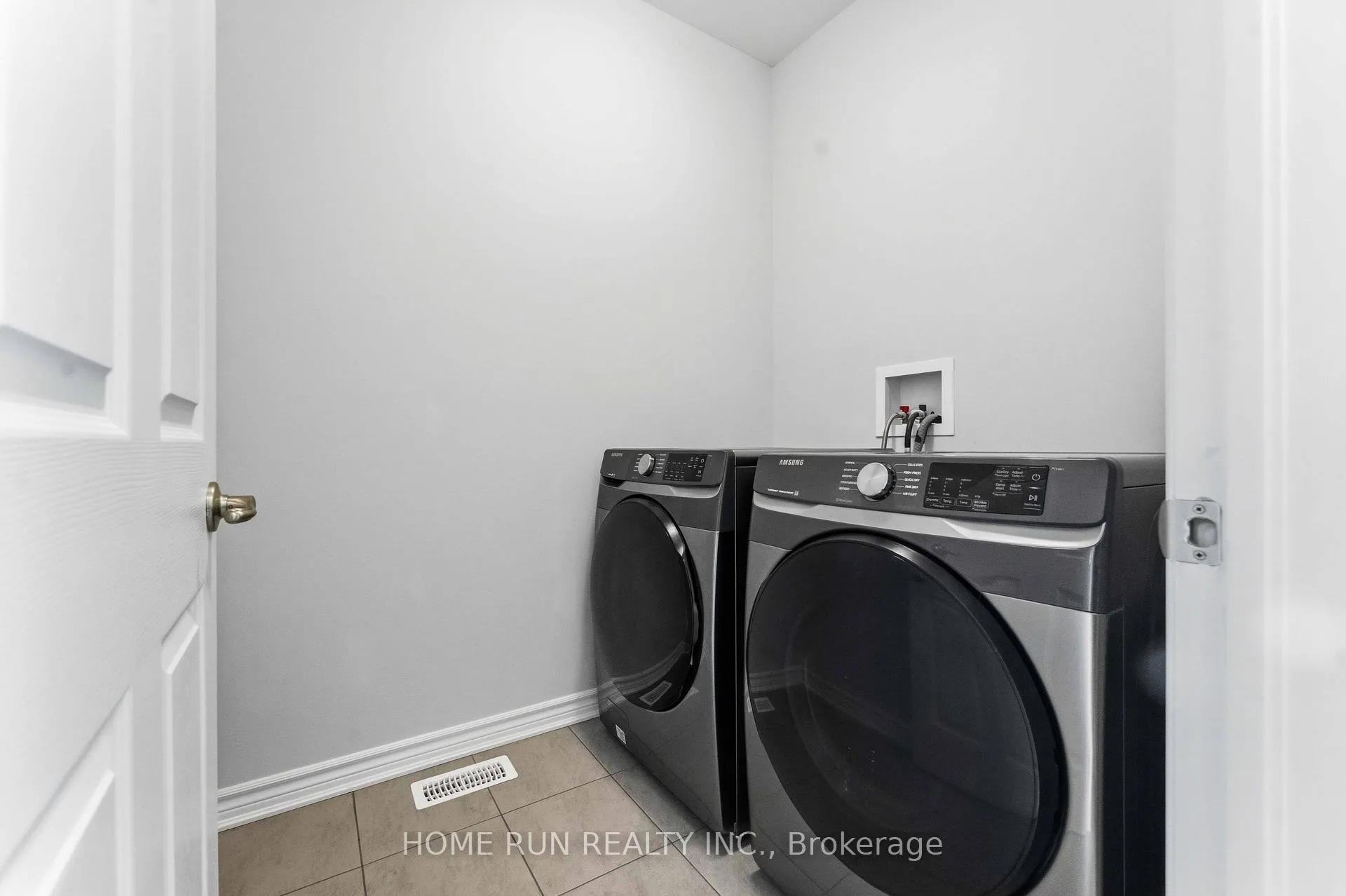 Photo 39 of 515 Arosa Way, Ottawa, Kanata - Emerald Meadows/Trailwest — HOMEH