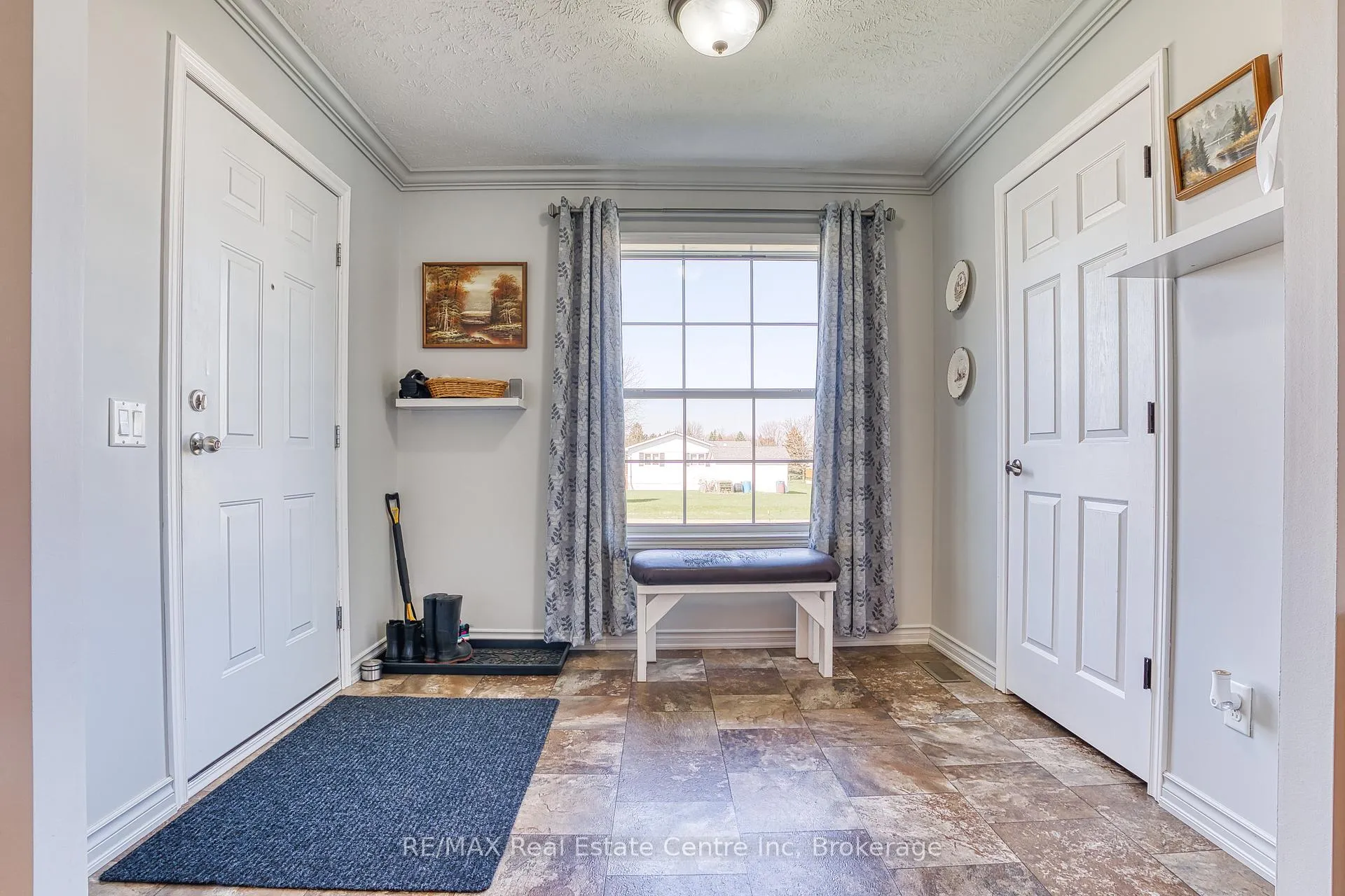 Photo 7 of 116 Parkview Circle, Wellington North, Rural Wellington North — HOMEH
