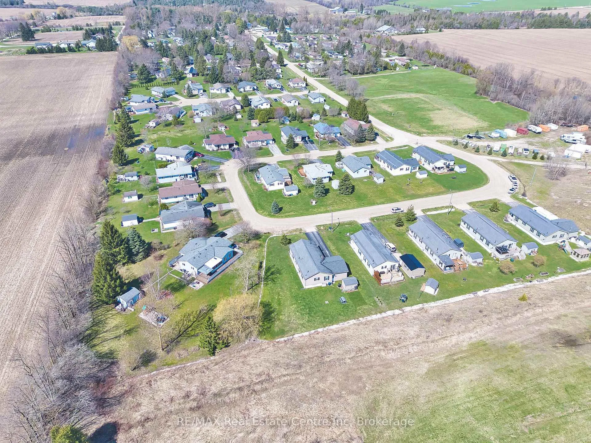 Photo 33 of 116 Parkview Circle, Wellington North, Rural Wellington North — HOMEH