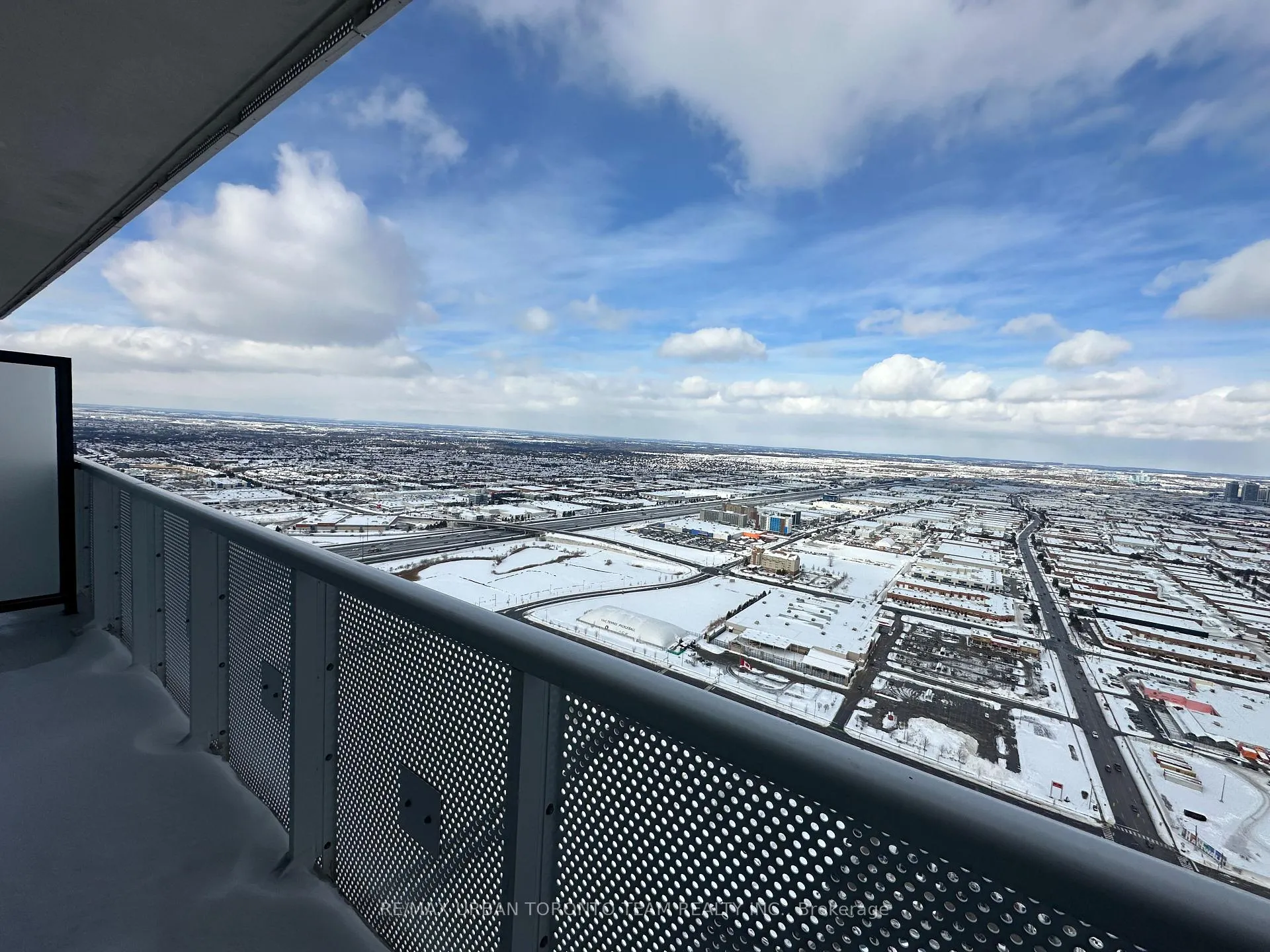 Photo 2 of Unit 5703, 8 Interchange Way, Vaughan, Vaughan Corporate Centre — HOMEH