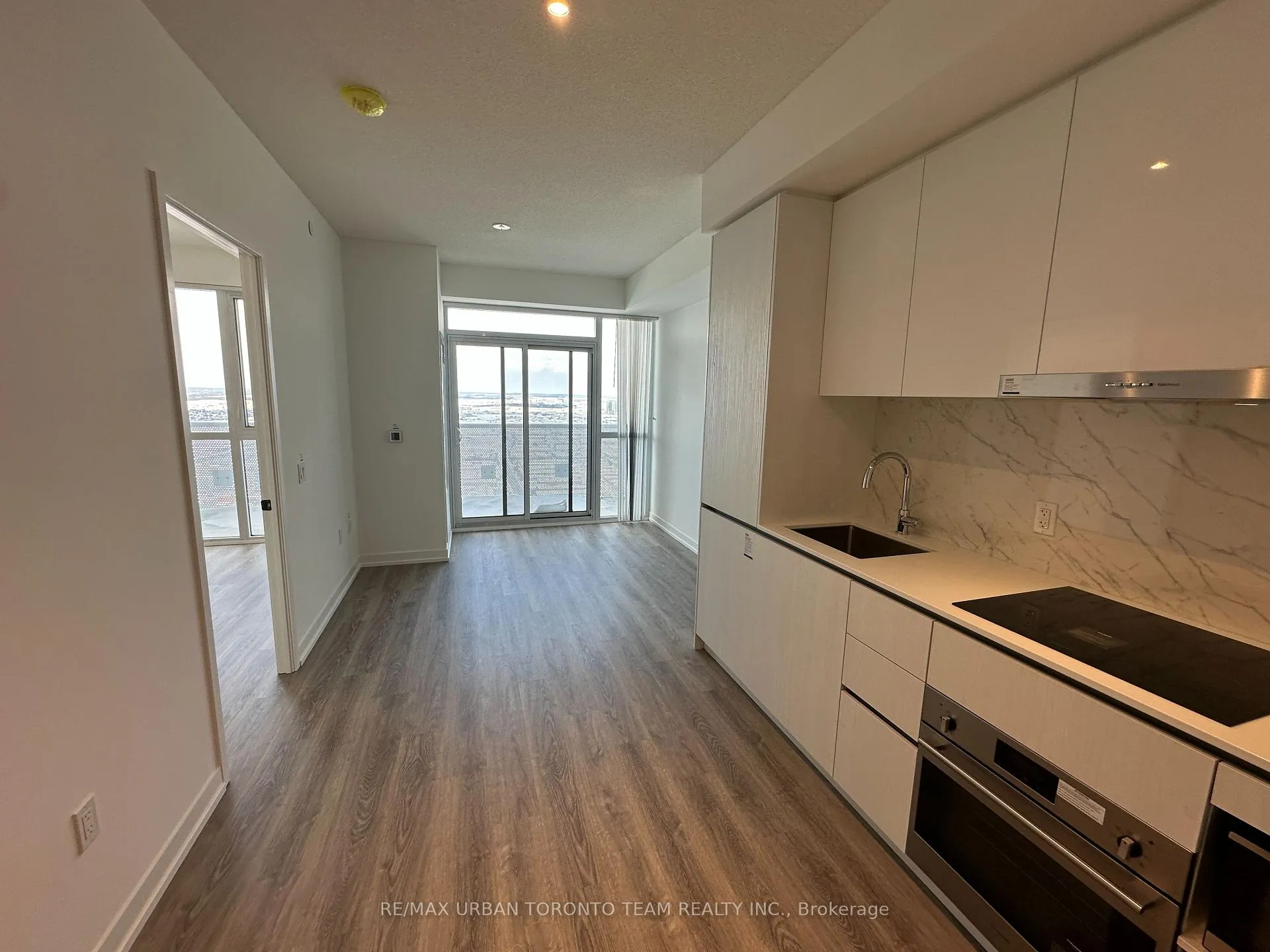 Photo 3 of Unit 5703, 8 Interchange Way, Vaughan, Vaughan Corporate Centre — HOMEH