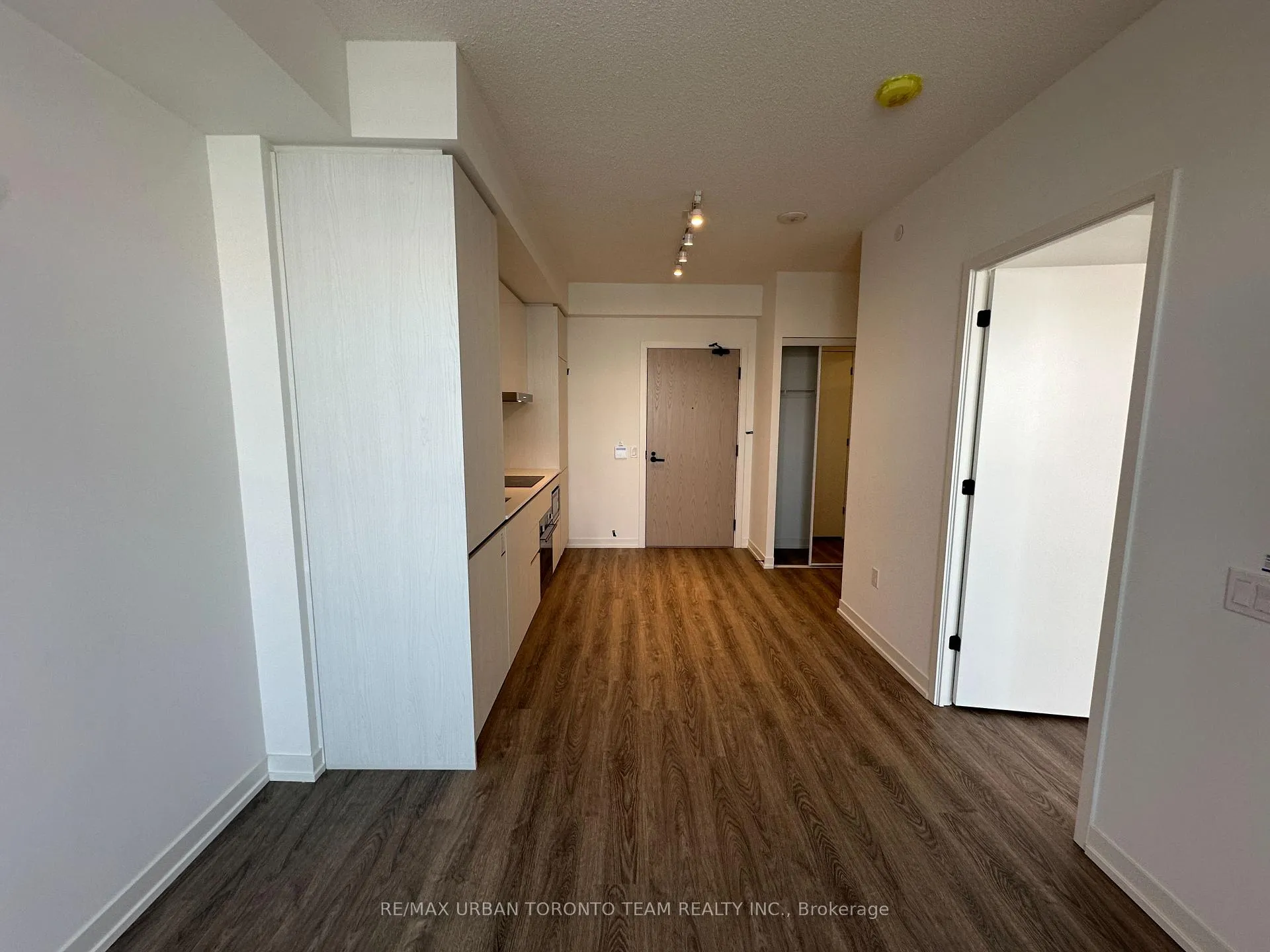 Photo 6 of Unit 5703, 8 Interchange Way, Vaughan, Vaughan Corporate Centre — HOMEH