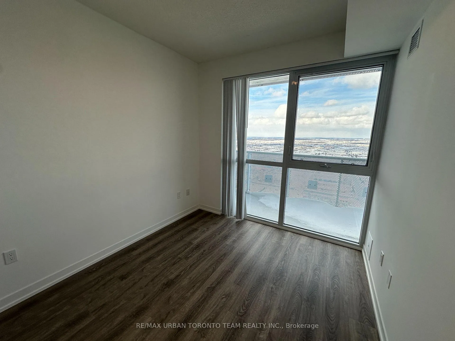 Photo 8 of Unit 5703, 8 Interchange Way, Vaughan, Vaughan Corporate Centre — HOMEH