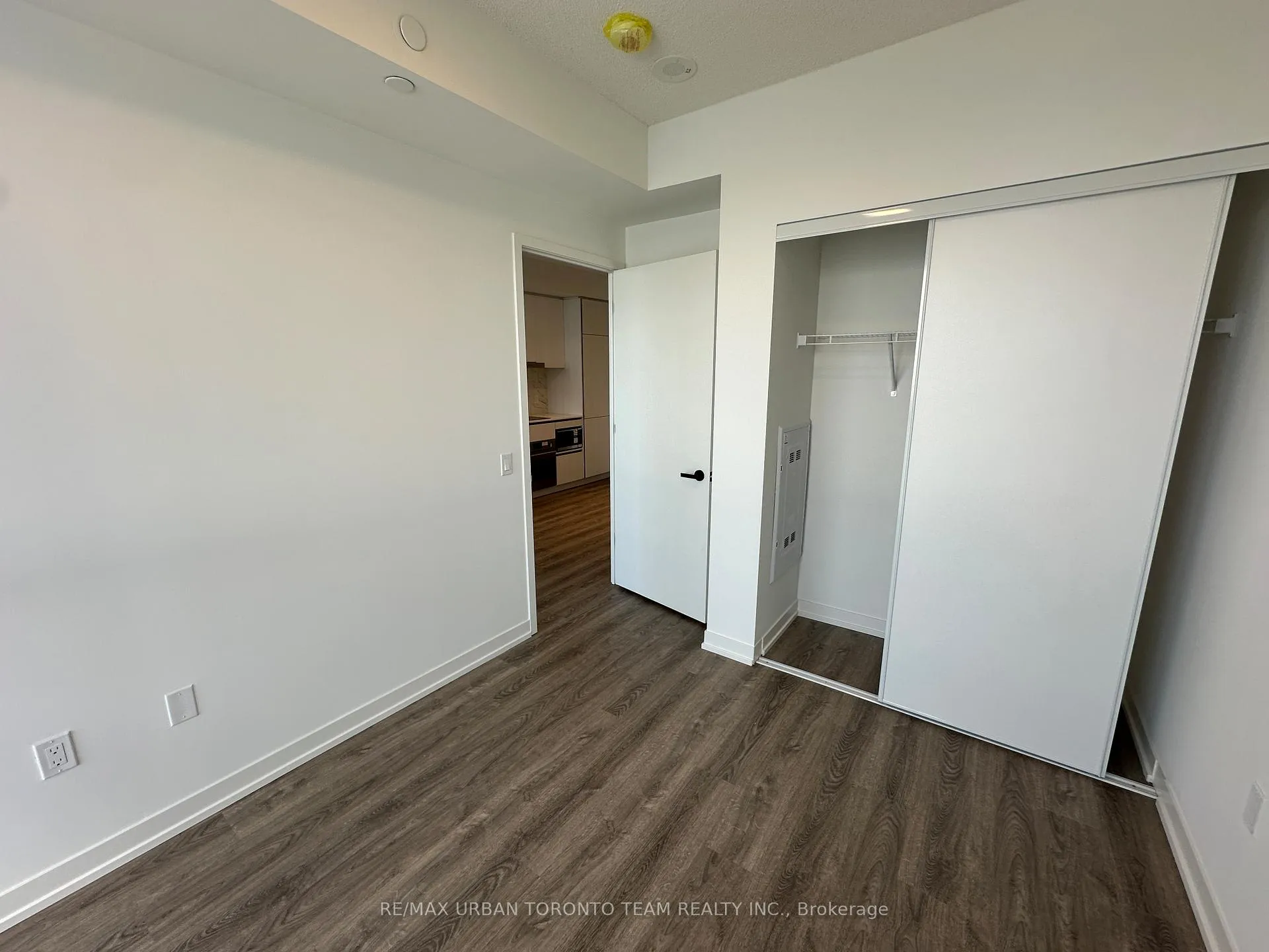 Photo 9 of Unit 5703, 8 Interchange Way, Vaughan, Vaughan Corporate Centre — HOMEH