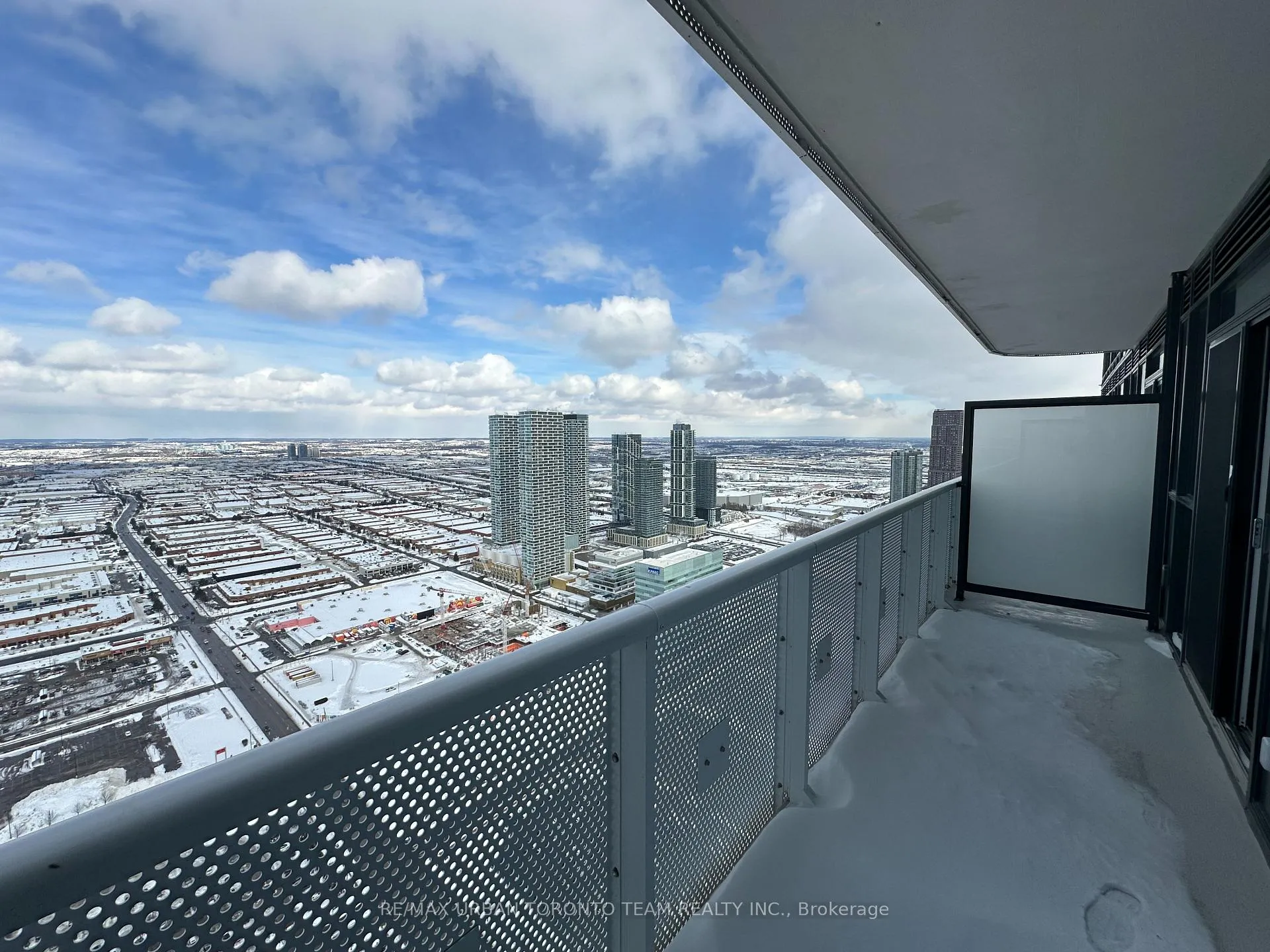 Photo 10 of Unit 5703, 8 Interchange Way, Vaughan, Vaughan Corporate Centre — HOMEH