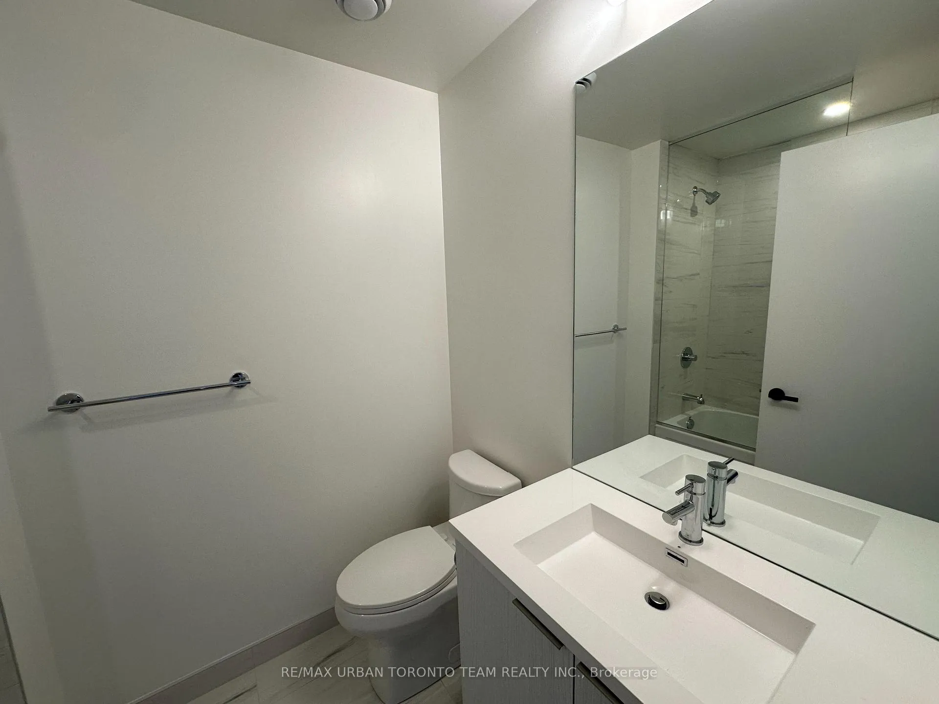 Photo 11 of Unit 5703, 8 Interchange Way, Vaughan, Vaughan Corporate Centre — HOMEH