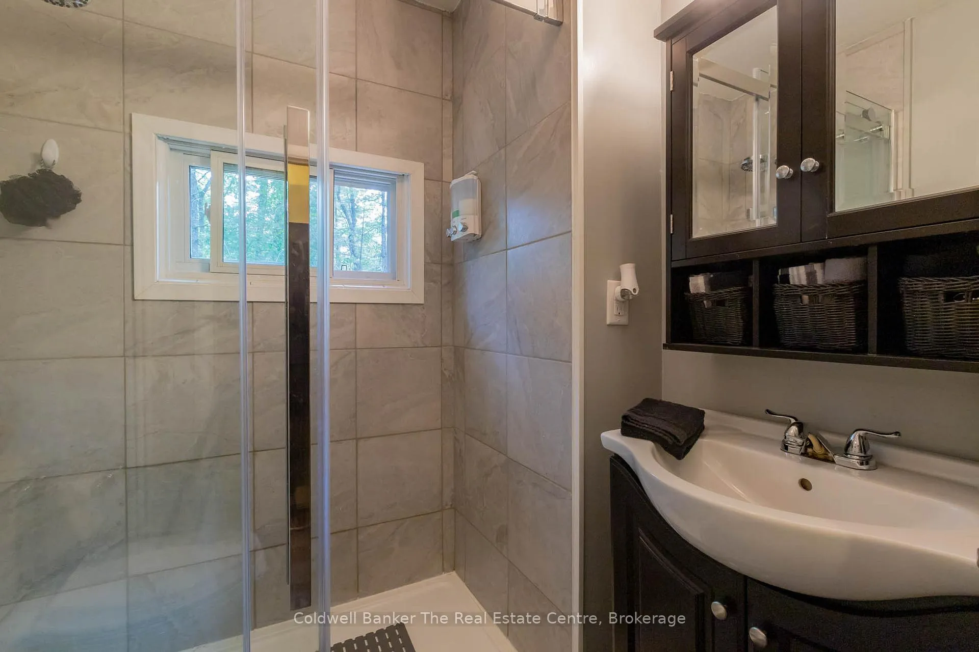 Photo 22 of 11 Drury Lane, Gravenhurst, Muskoka (S) — HOMEH