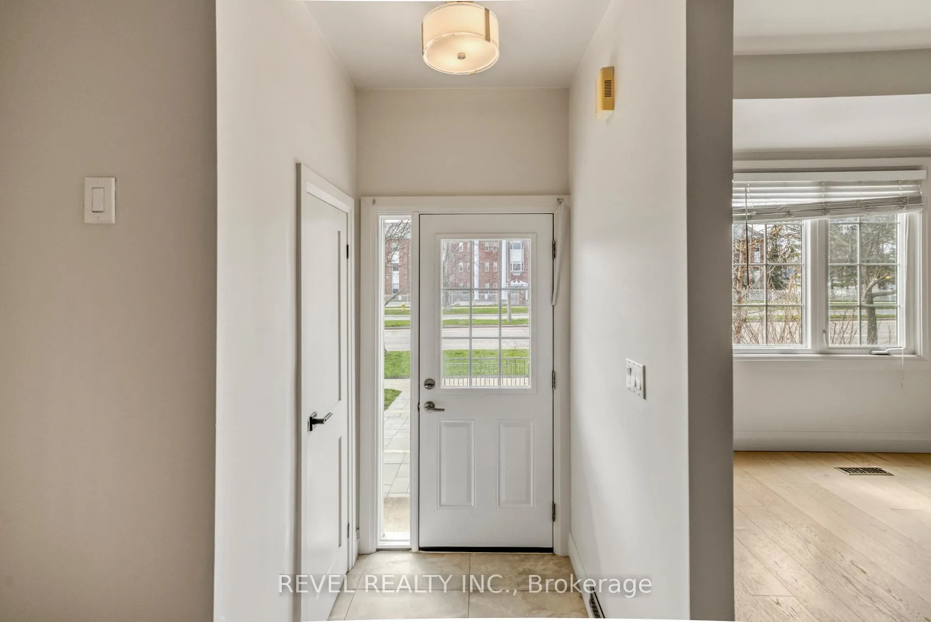 Photo 2 of Unit 81, 10 Bassett Boulevard, Whitby, Pringle Creek — HOMEH