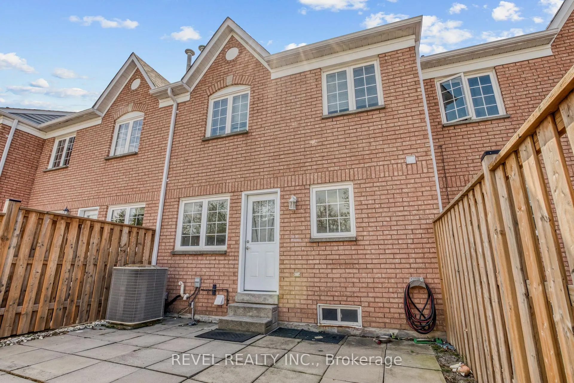 Photo 13 of Unit 81, 10 Bassett Boulevard, Whitby, Pringle Creek — HOMEH
