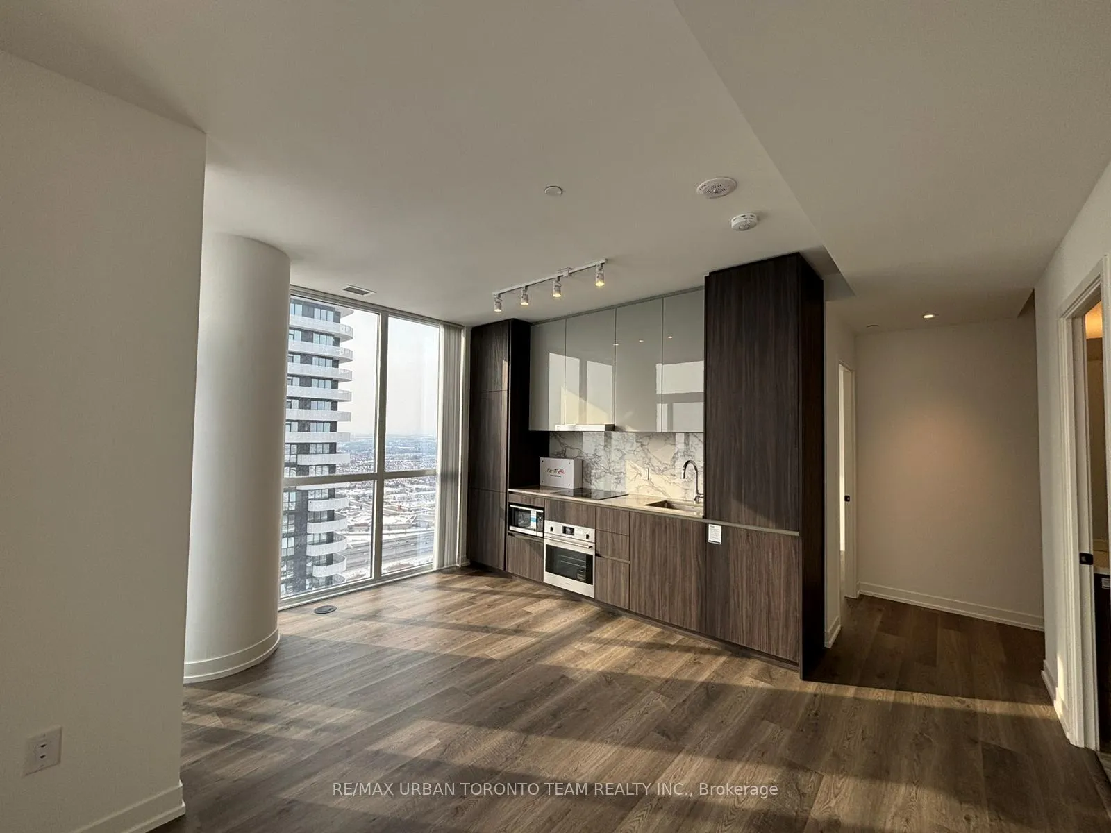 Photo 3 of Unit 6012, 8 Interchange Way, Vaughan, Vaughan Corporate Centre — HOMEH