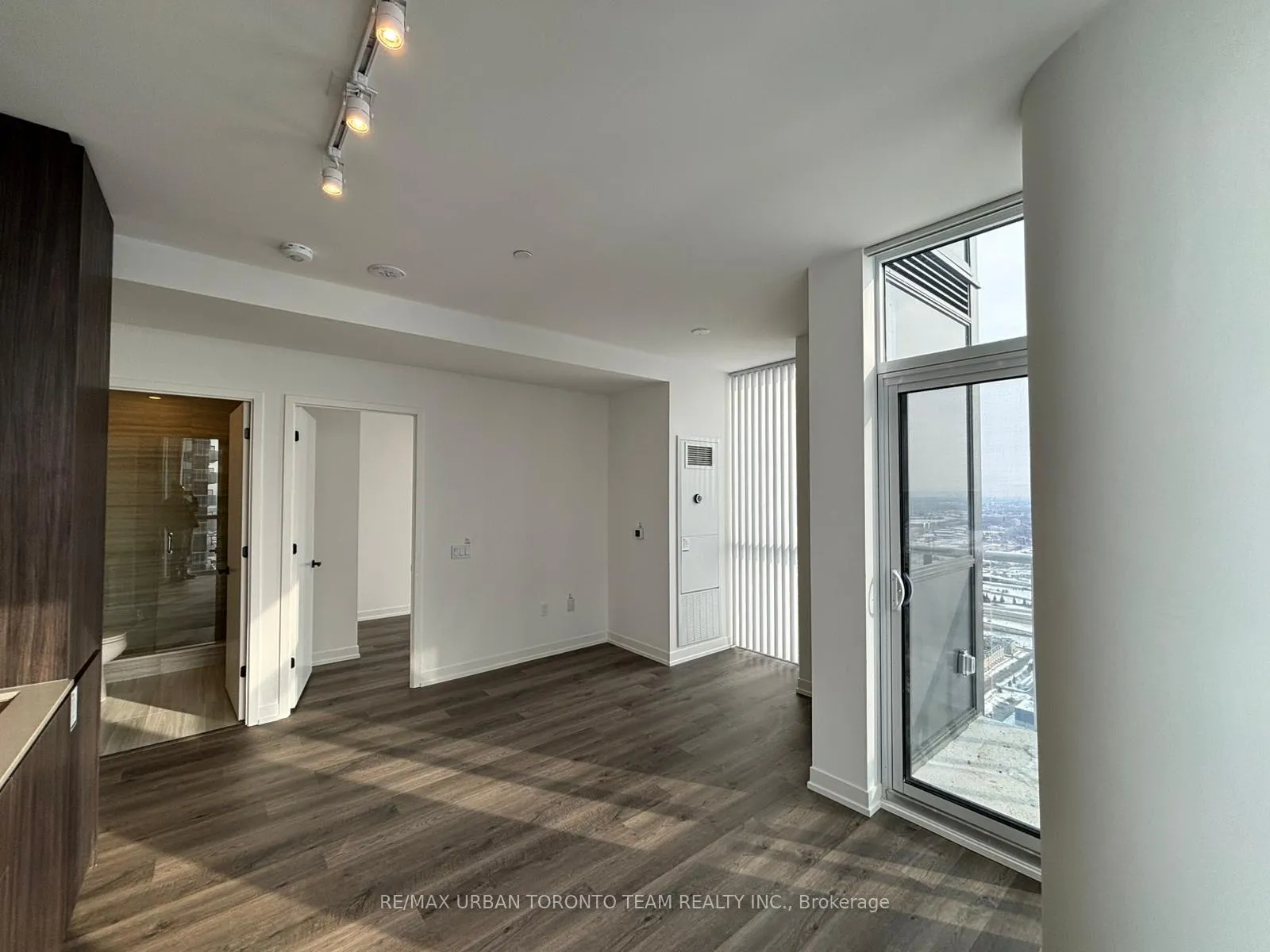 Photo 5 of Unit 6012, 8 Interchange Way, Vaughan, Vaughan Corporate Centre — HOMEH
