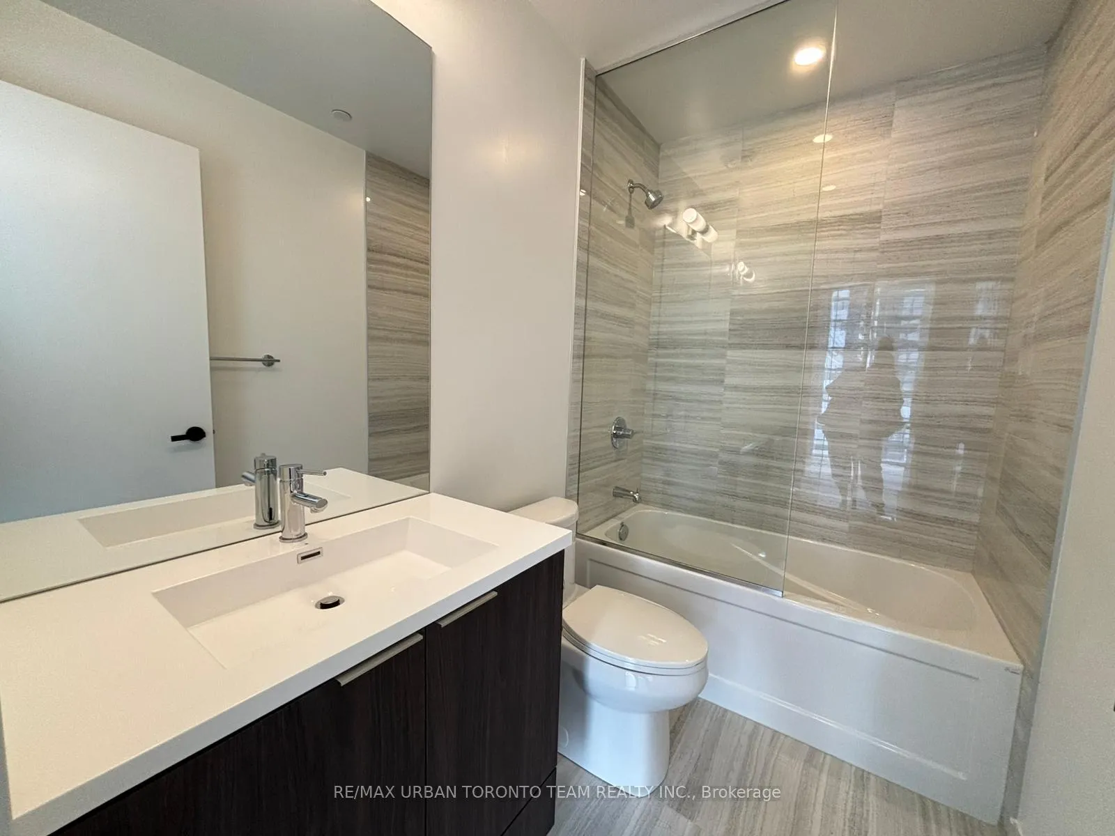 Photo 7 of Unit 6012, 8 Interchange Way, Vaughan, Vaughan Corporate Centre — HOMEH