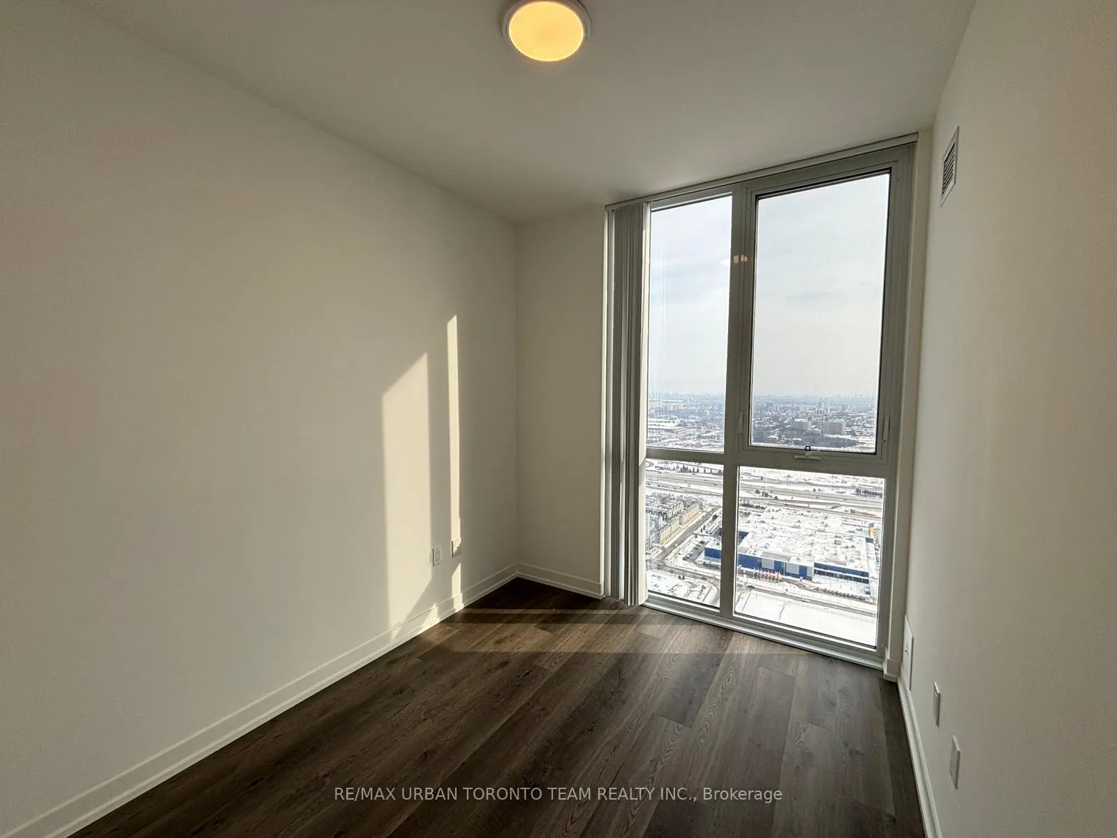 Photo 8 of Unit 6012, 8 Interchange Way, Vaughan, Vaughan Corporate Centre — HOMEH