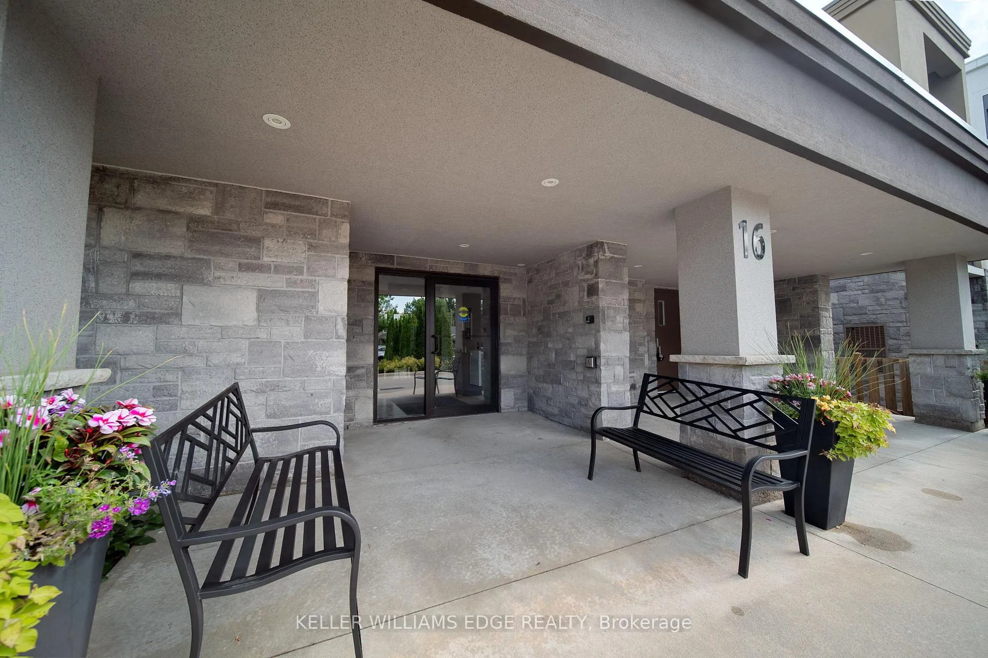 Photo 2 of Unit 105, 16 Sullivan Avenue, Thorold, Thorold Downtown — HOMEH
