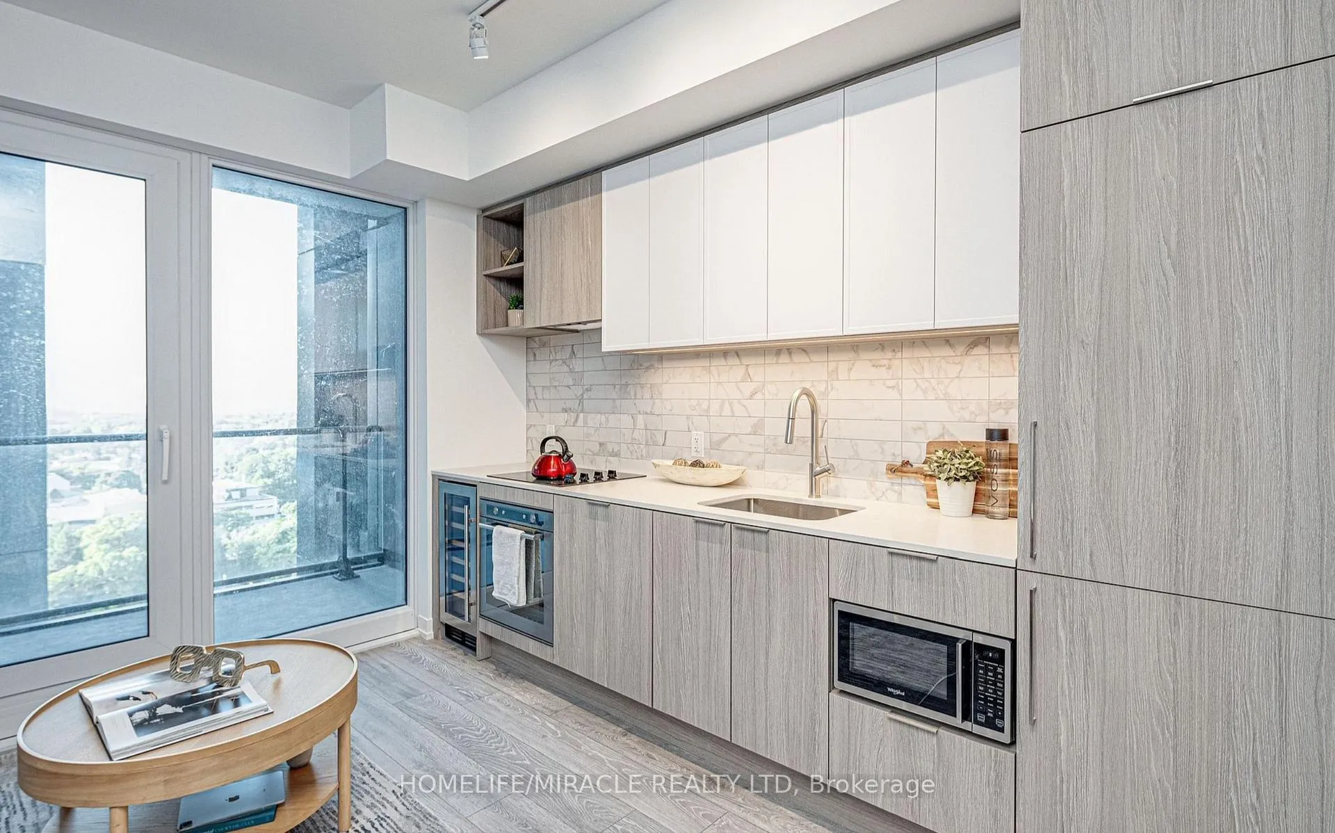 Photo 3 of Unit 1801, 2020 Bathurst Street, Toronto, Humewood-Cedarvale — HOMEH