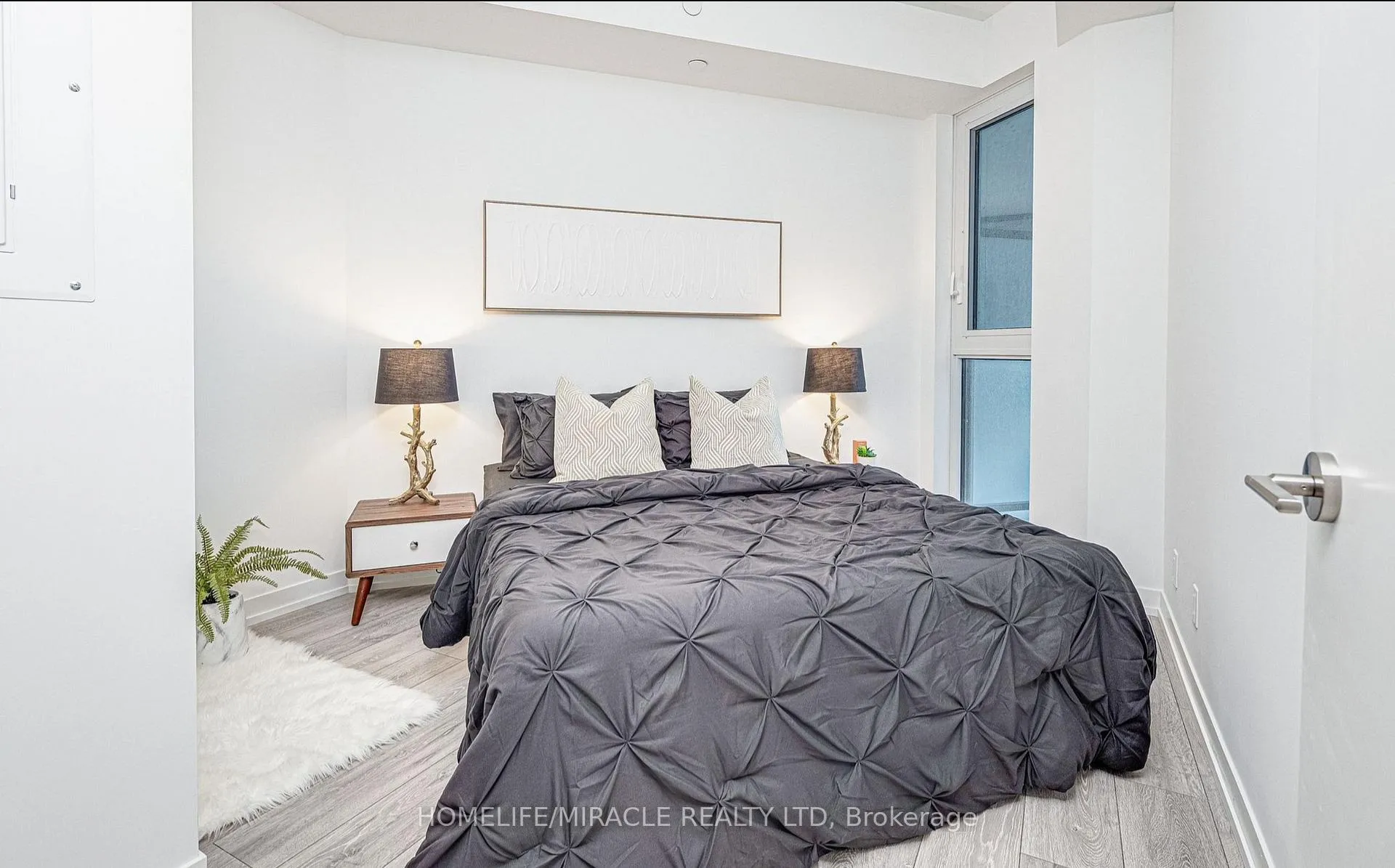 Photo 5 of Unit 1801, 2020 Bathurst Street, Toronto, Humewood-Cedarvale — HOMEH