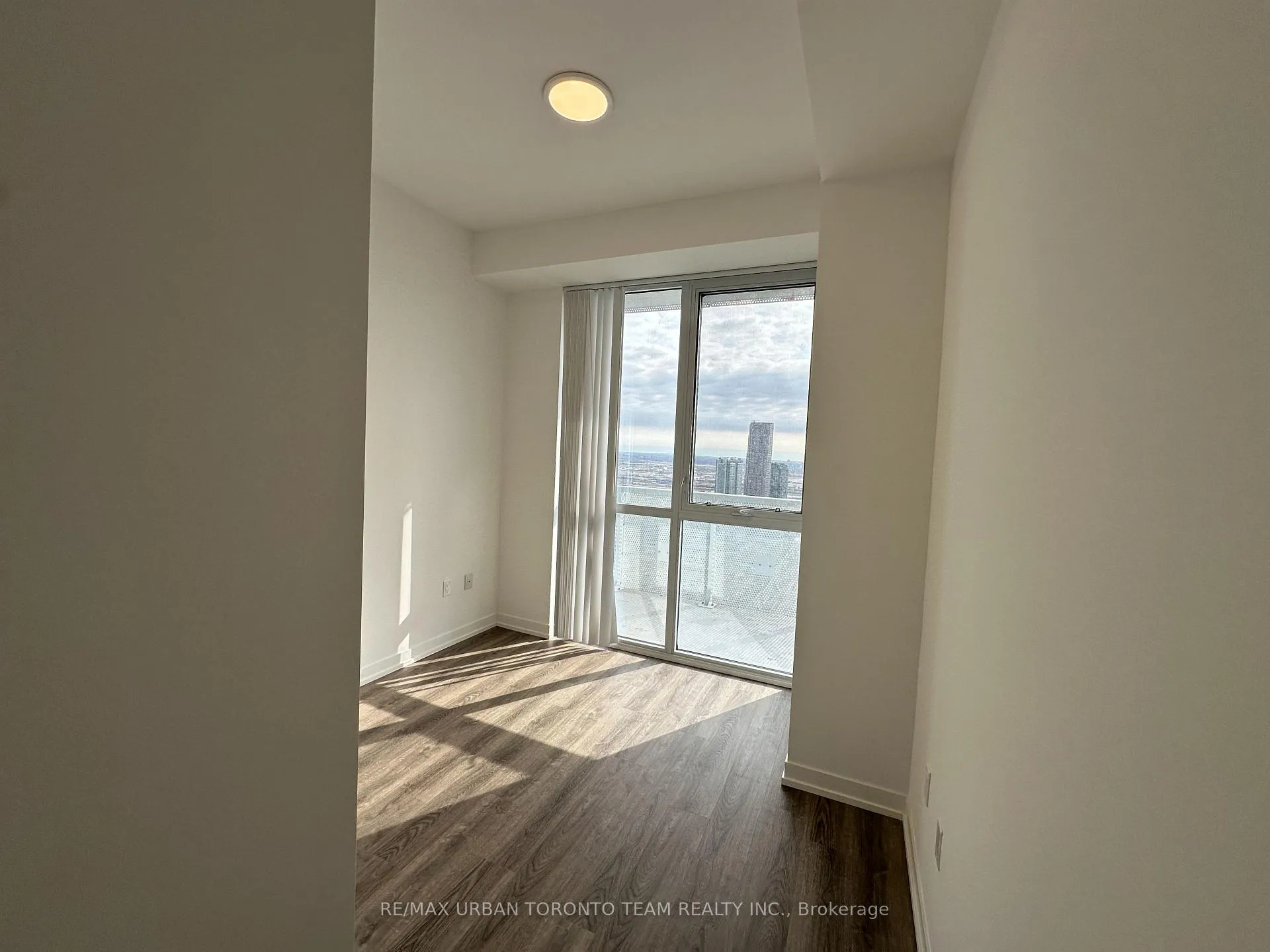 Photo 8 of Unit 4908, 8 Interchange Way, Vaughan, Vaughan Corporate Centre — HOMEH