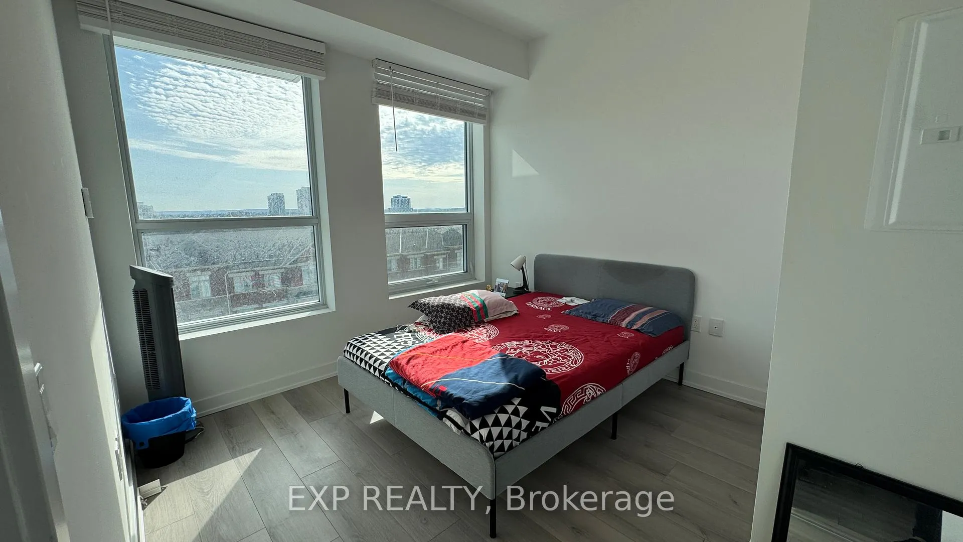 Photo 6 of Unit 630, 1005 Dundas St E, Oakville, Joshua Meadows — HOMEH