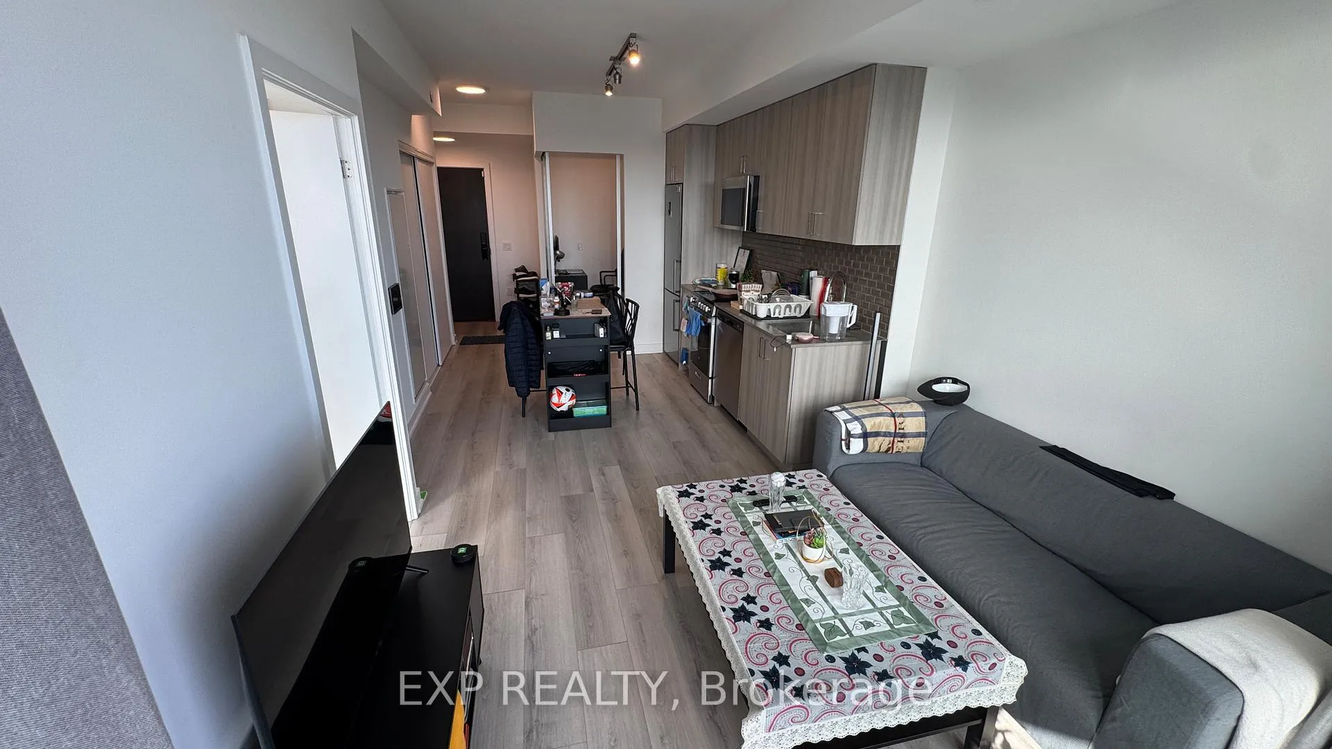 Photo 9 of Unit 630, 1005 Dundas St E, Oakville, Joshua Meadows — HOMEH