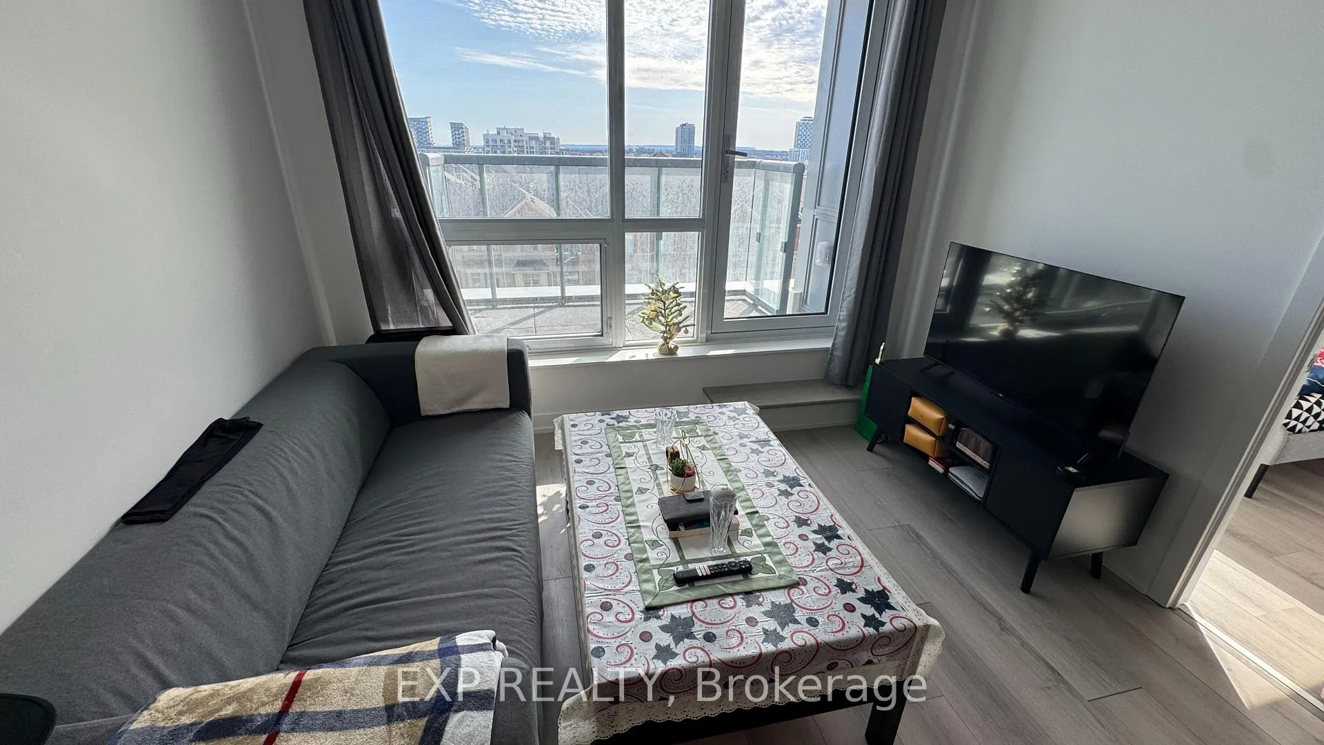 Photo 10 of Unit 630, 1005 Dundas St E, Oakville, Joshua Meadows — HOMEH