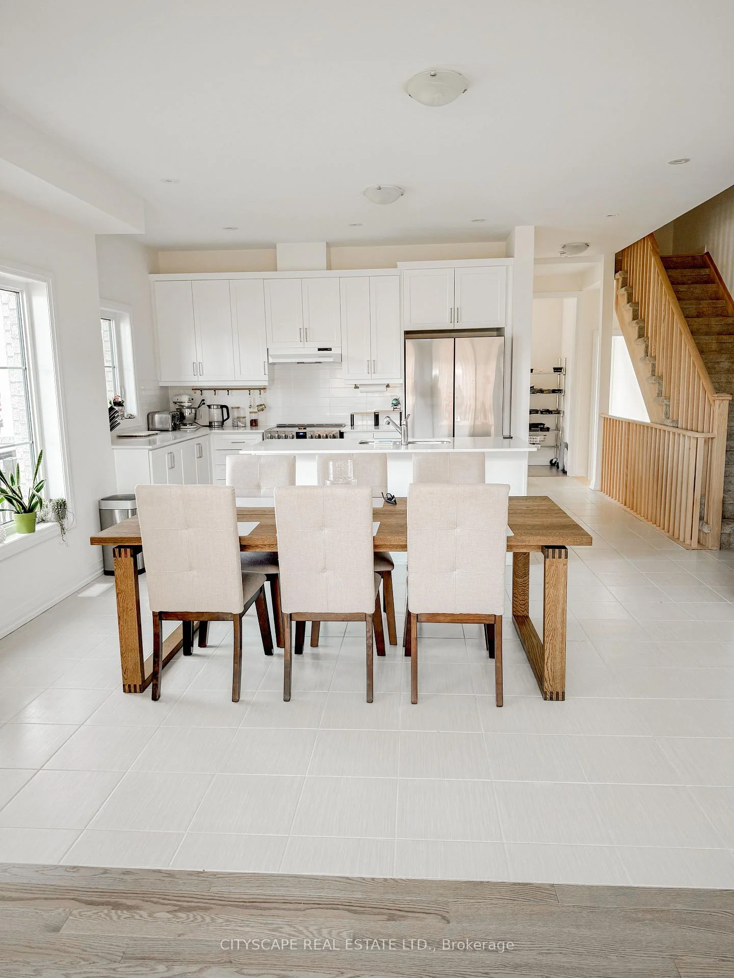 Photo 5 of 54 Holtby Court, Scugog, Port Perry — HOMEH